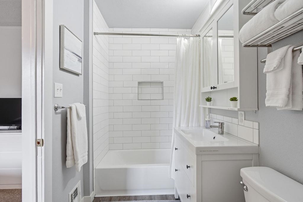 608 E 33rd Ave - Photo 13