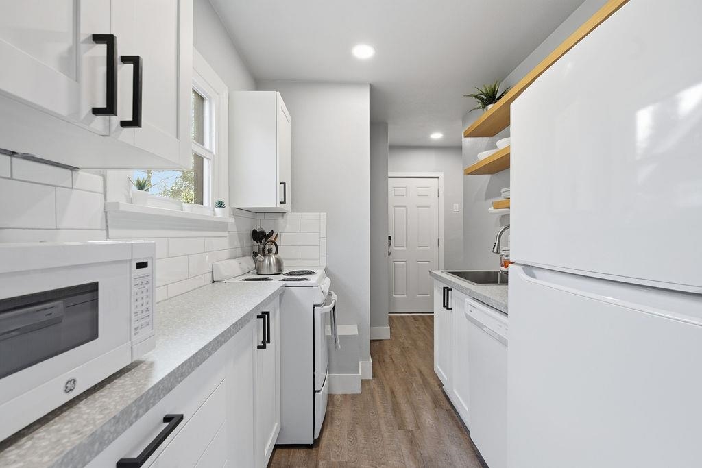 608 E 33rd Ave - Photo 16