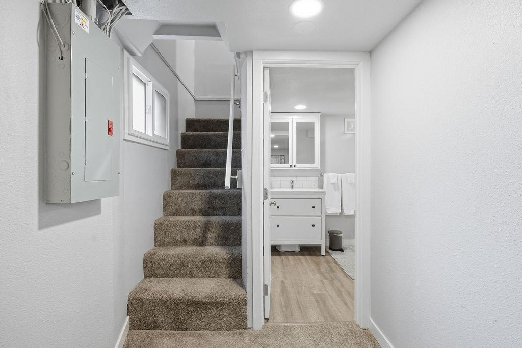 608 E 33rd Ave - Photo 20