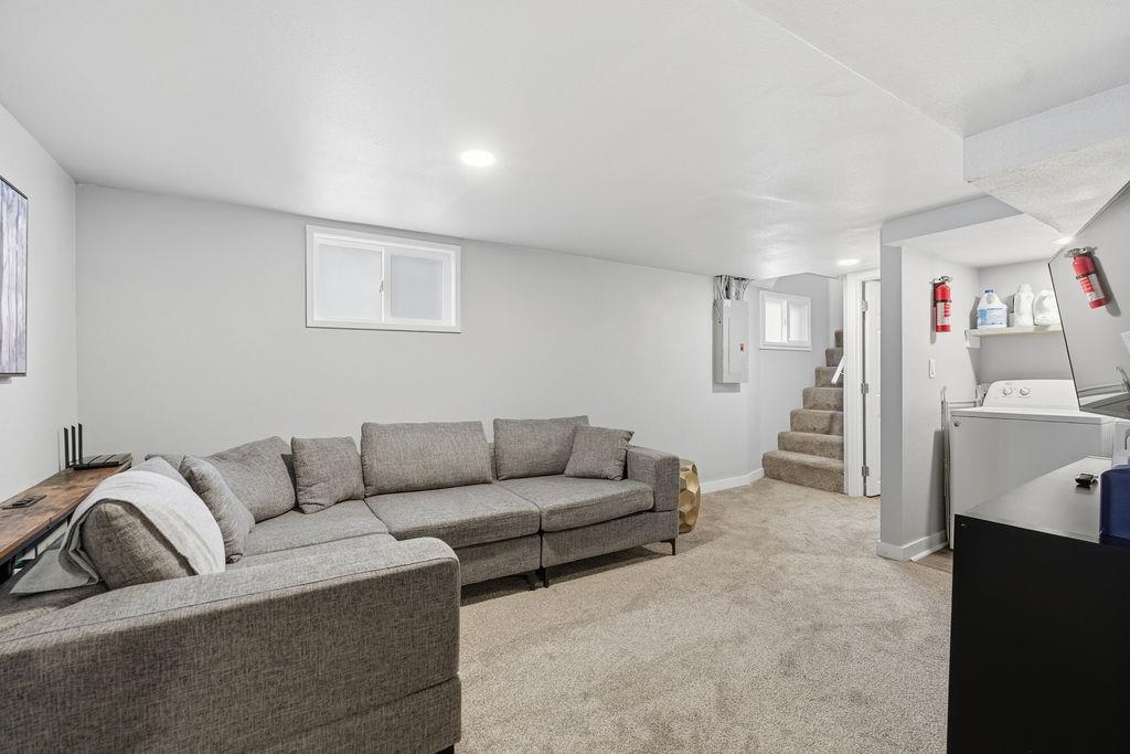 608 E 33rd Ave - Photo 23