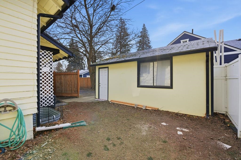 608 E 33rd Ave - Photo 31
