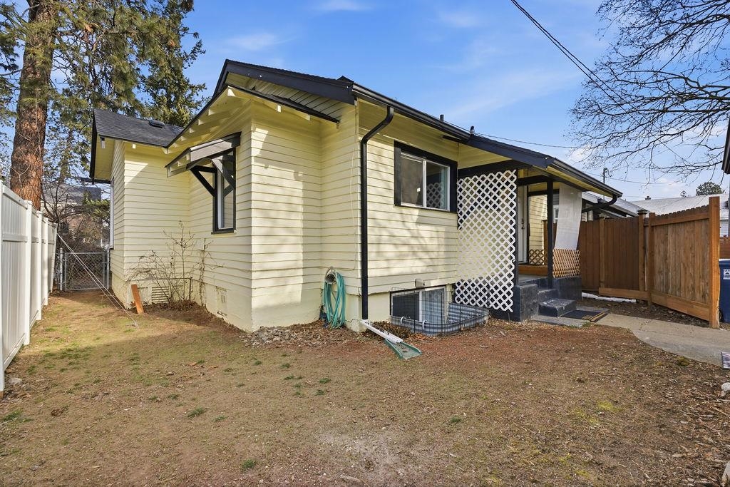 608 E 33rd Ave - Photo 32