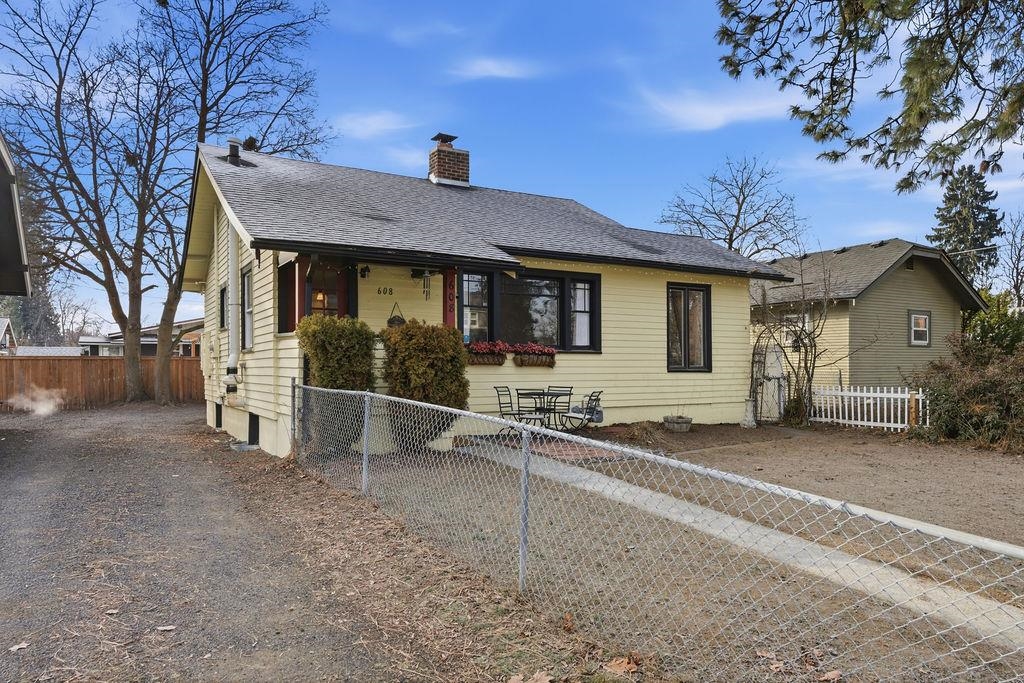 608 E 33rd Ave - Photo 33
