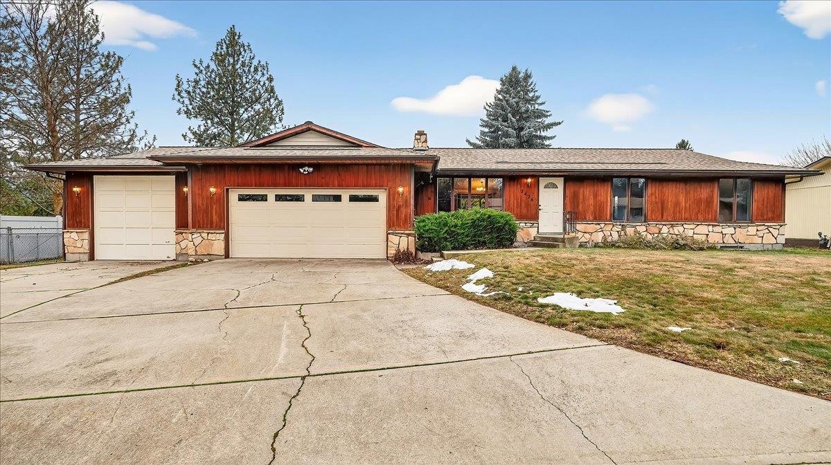 2426 S Houk Rd - Photo 1