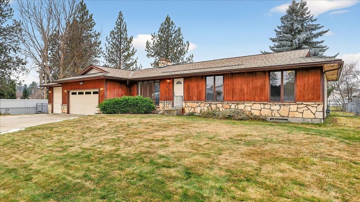 2426 S Houk Rd - Photo 2