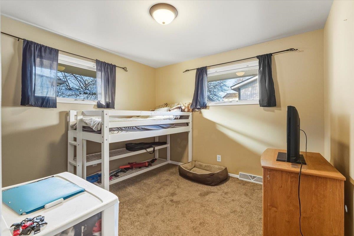 1527 E Bridgeport Ave - Photo 12
