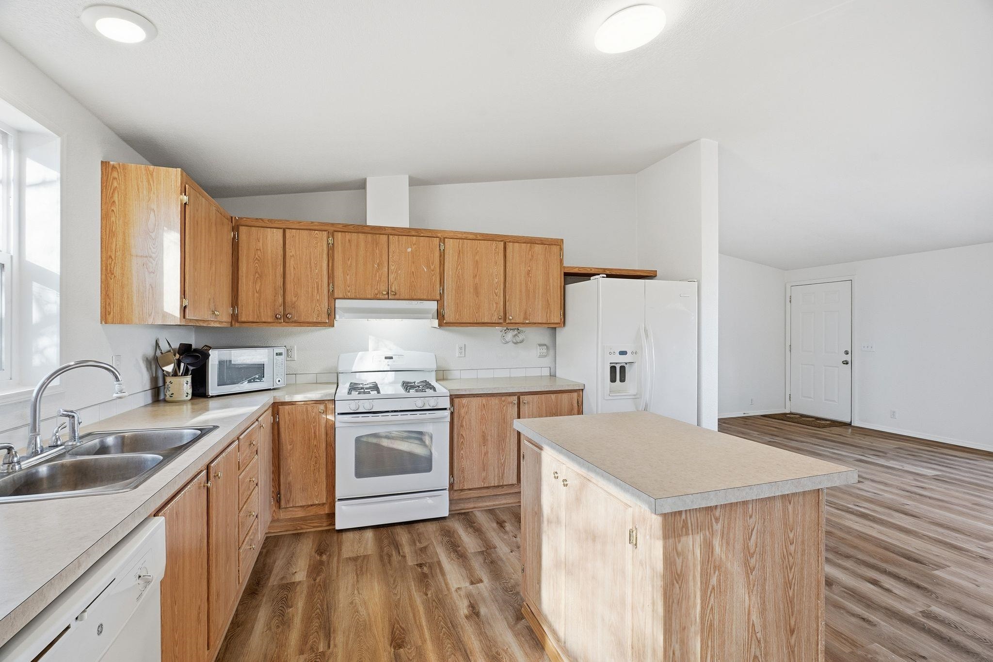 14808 W Thorpe Rd - Photo 9