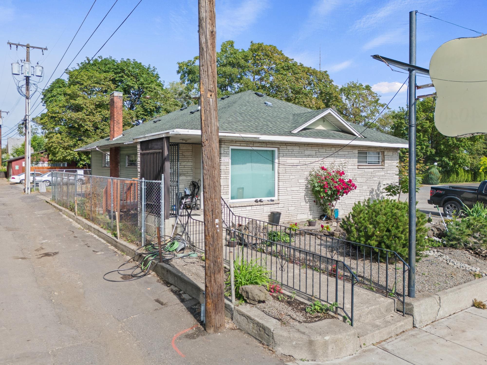 1007 W Montgomery Ave - Photo 7