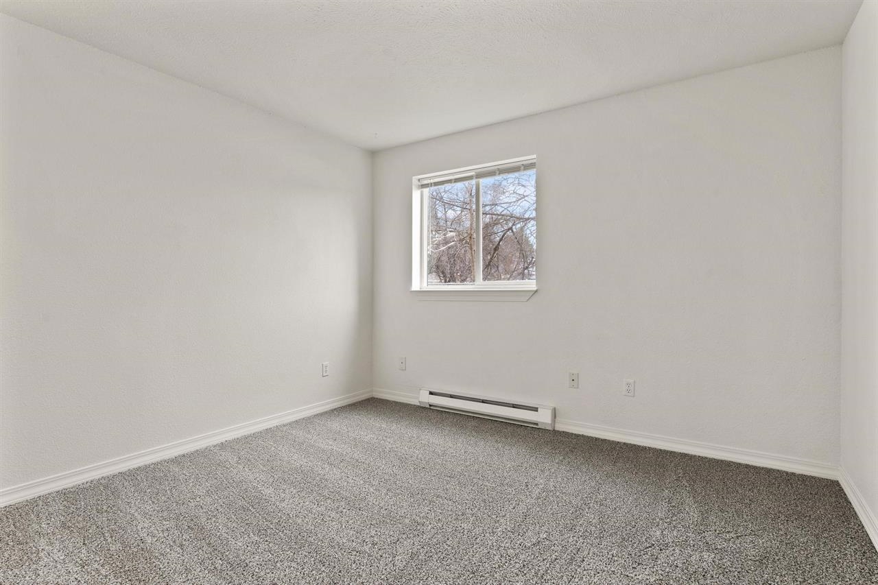 222 N Hutchinson Rd - Photo 14