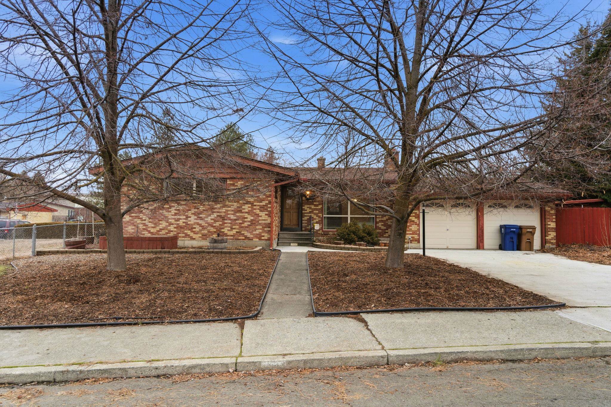 1918 W Kiernan Ave - Photo 1