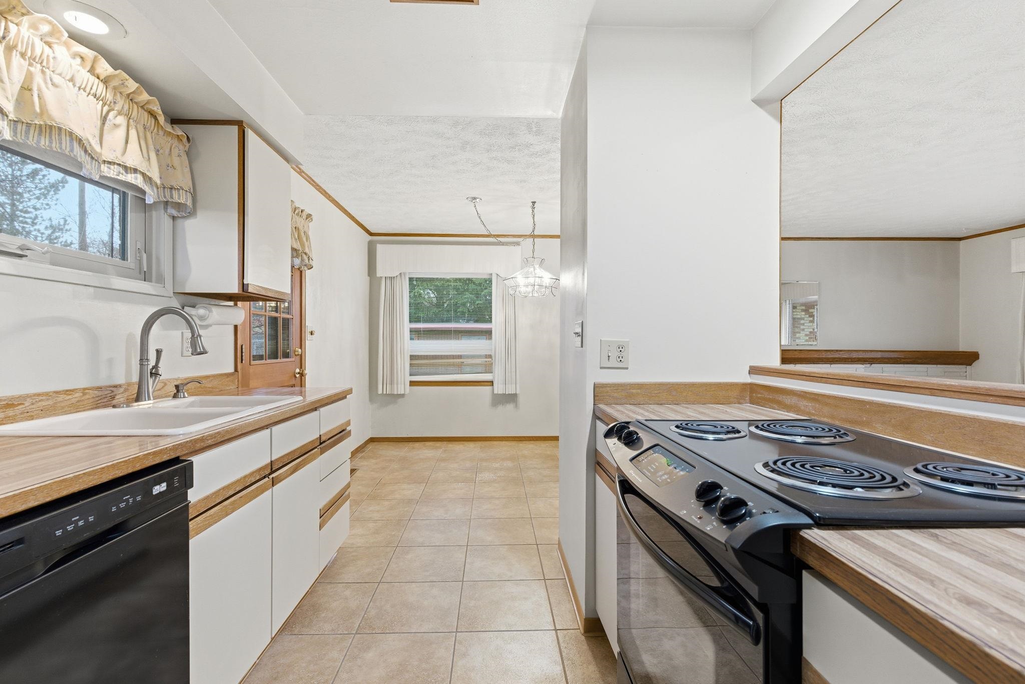 1918 W Kiernan Ave - Photo 12
