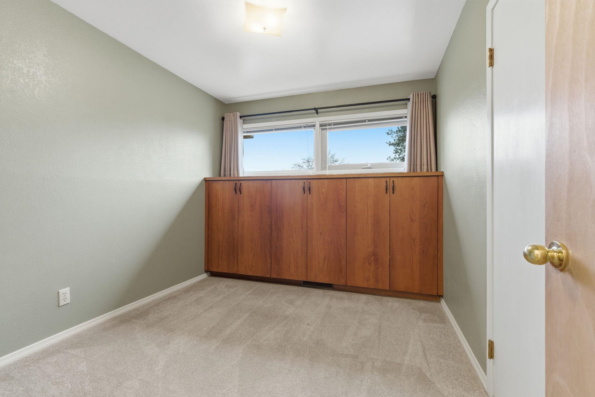 1918 W Kiernan Ave - Photo 20