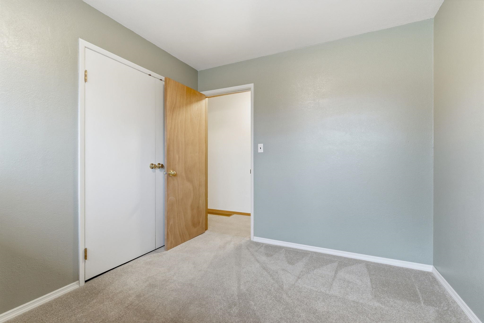 1918 W Kiernan Ave - Photo 21