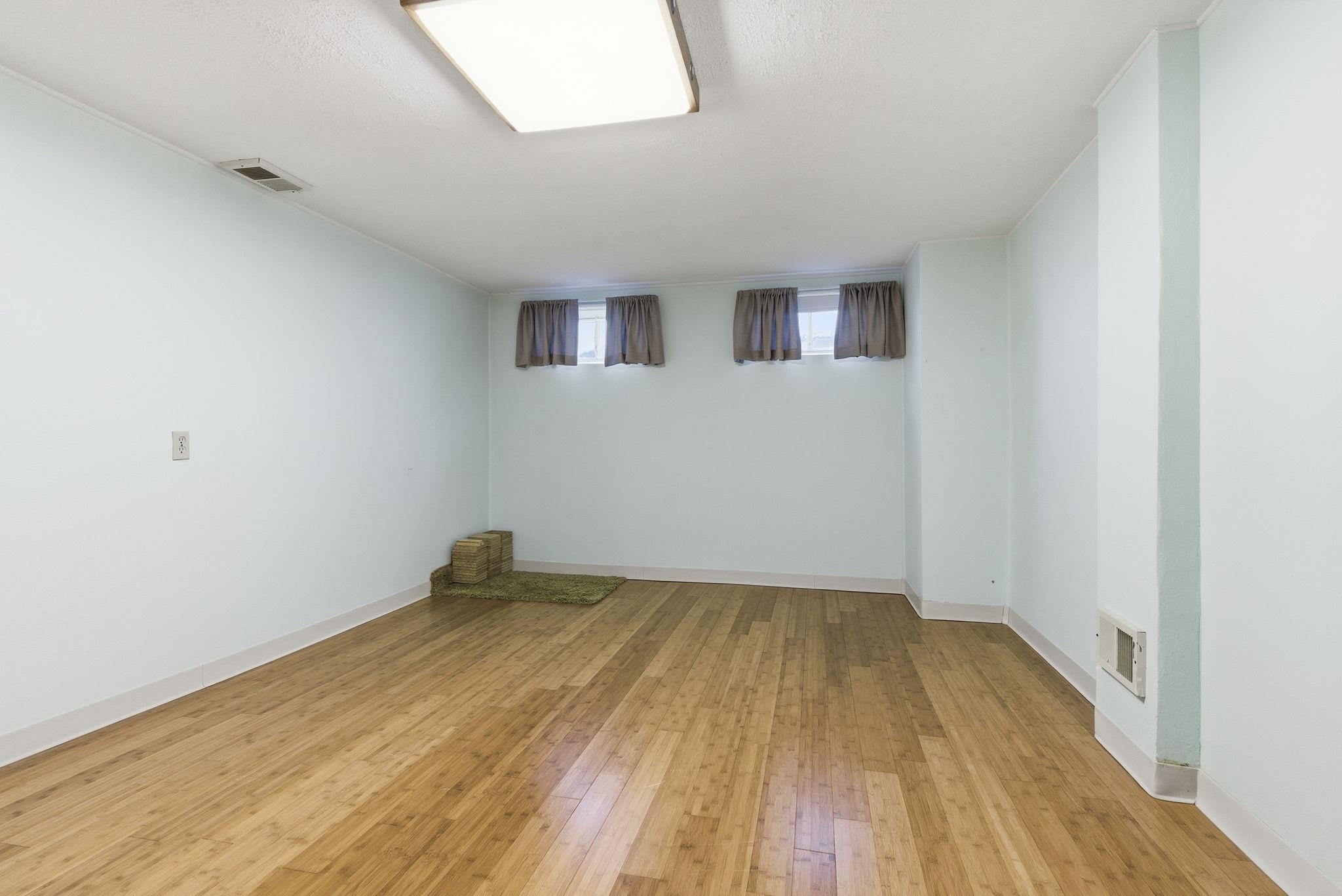 1918 W Kiernan Ave - Photo 28