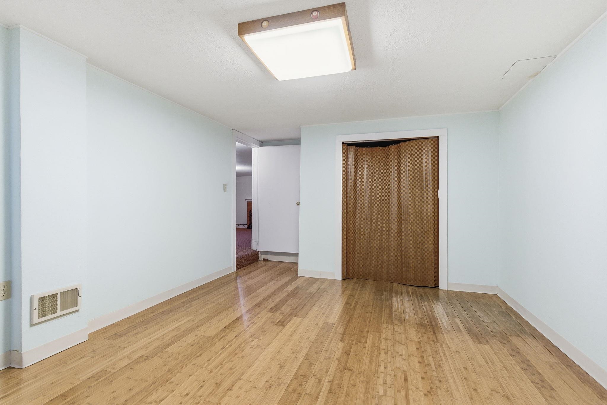1918 W Kiernan Ave - Photo 29