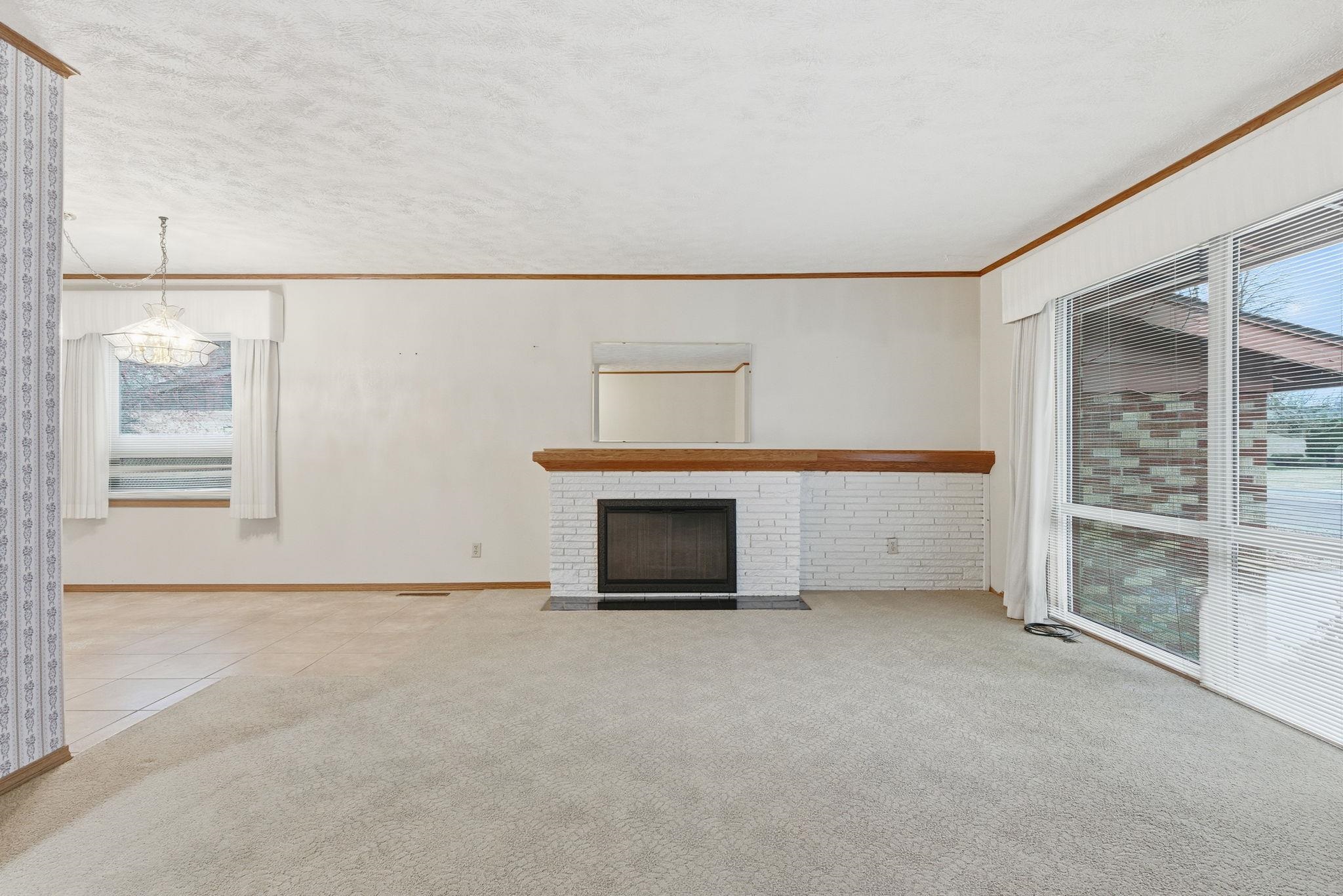 1918 W Kiernan Ave - Photo 4