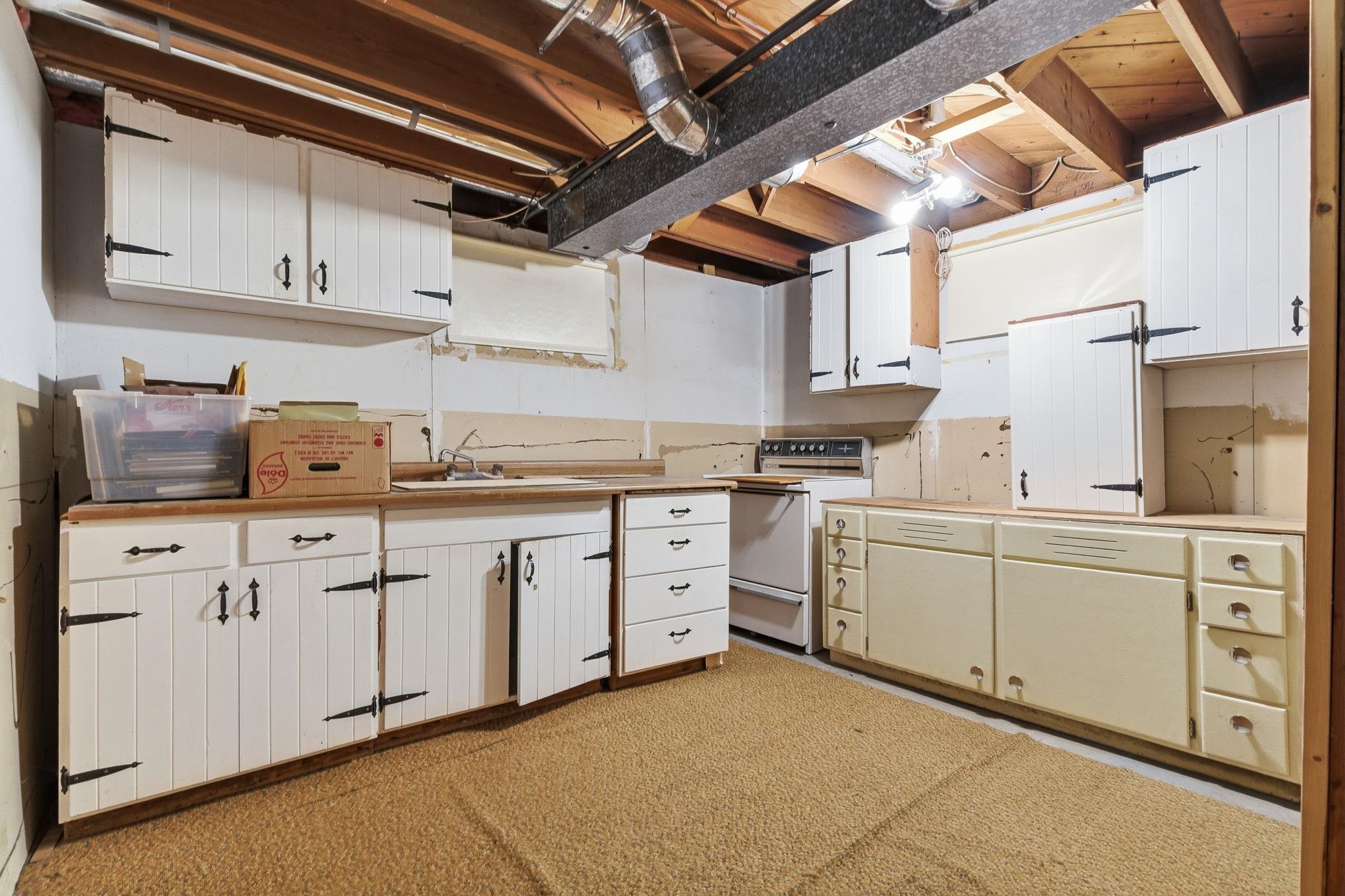 1918 W Kiernan Ave - Photo 32