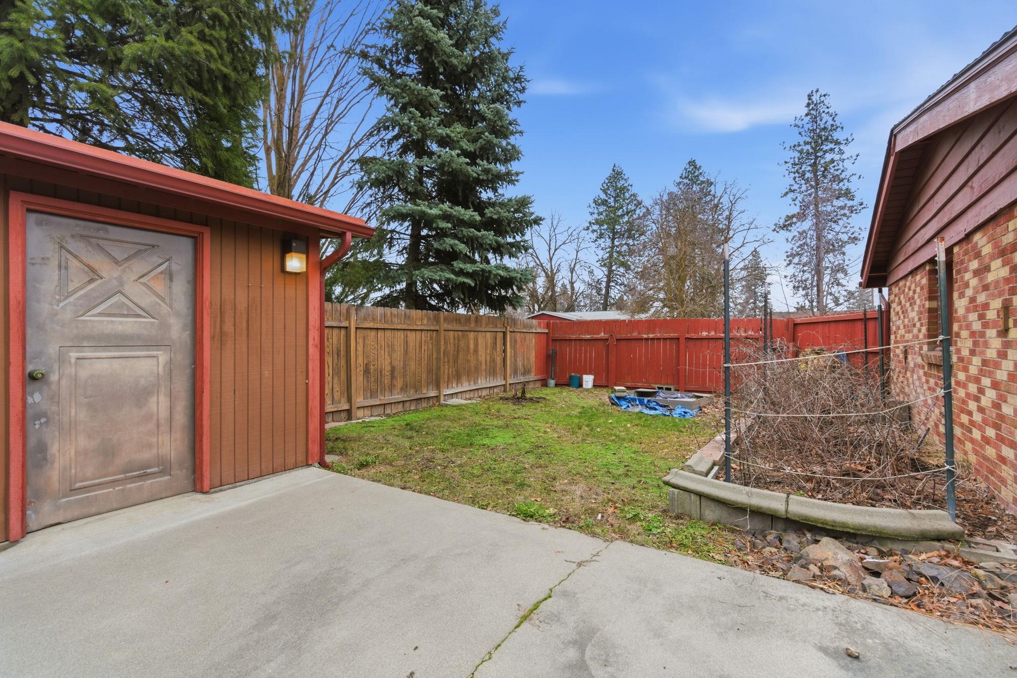 1918 W Kiernan Ave - Photo 35