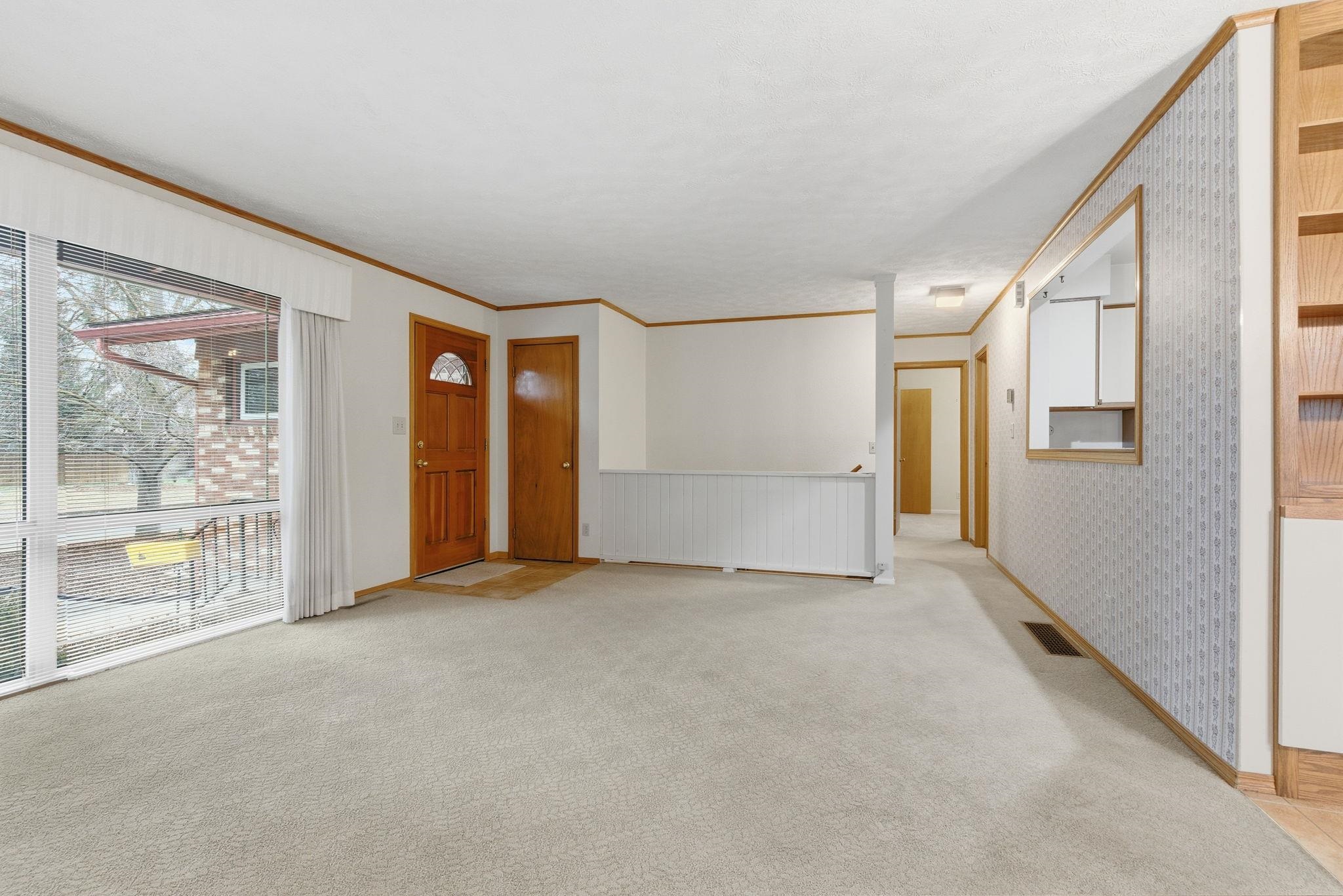 1918 W Kiernan Ave - Photo 5