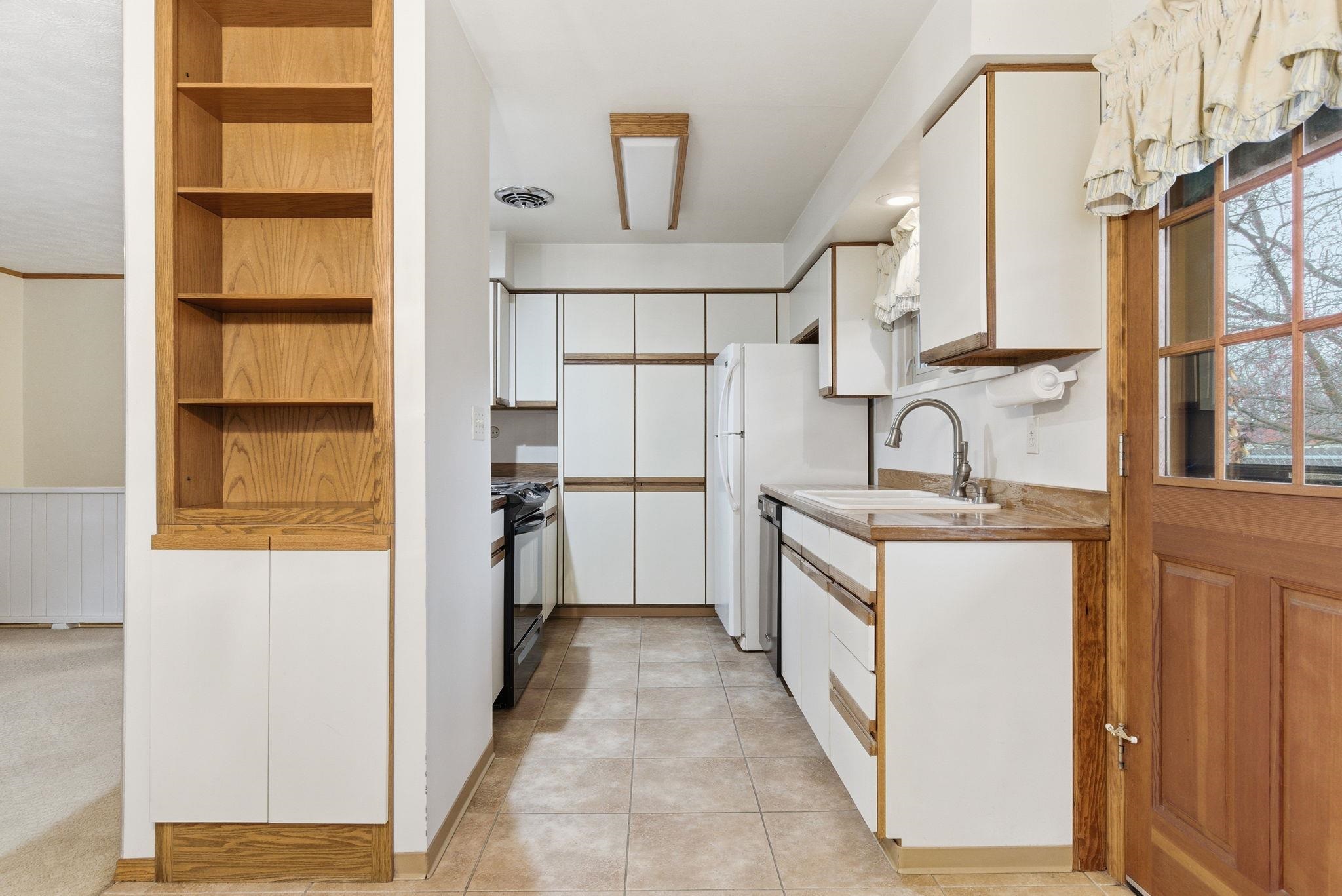 1918 W Kiernan Ave - Photo 9