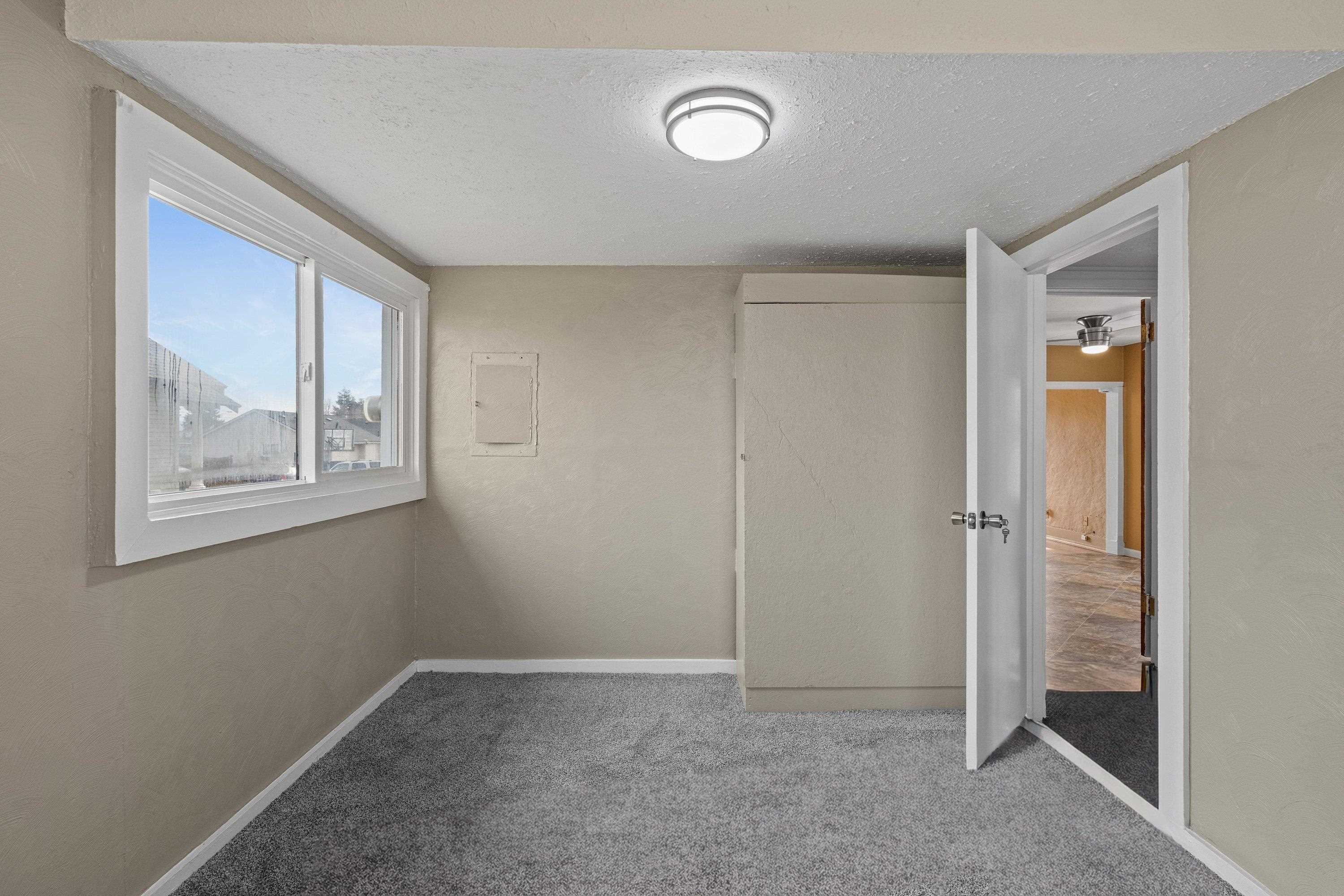 917 E Longfellow Ave - Photo 24