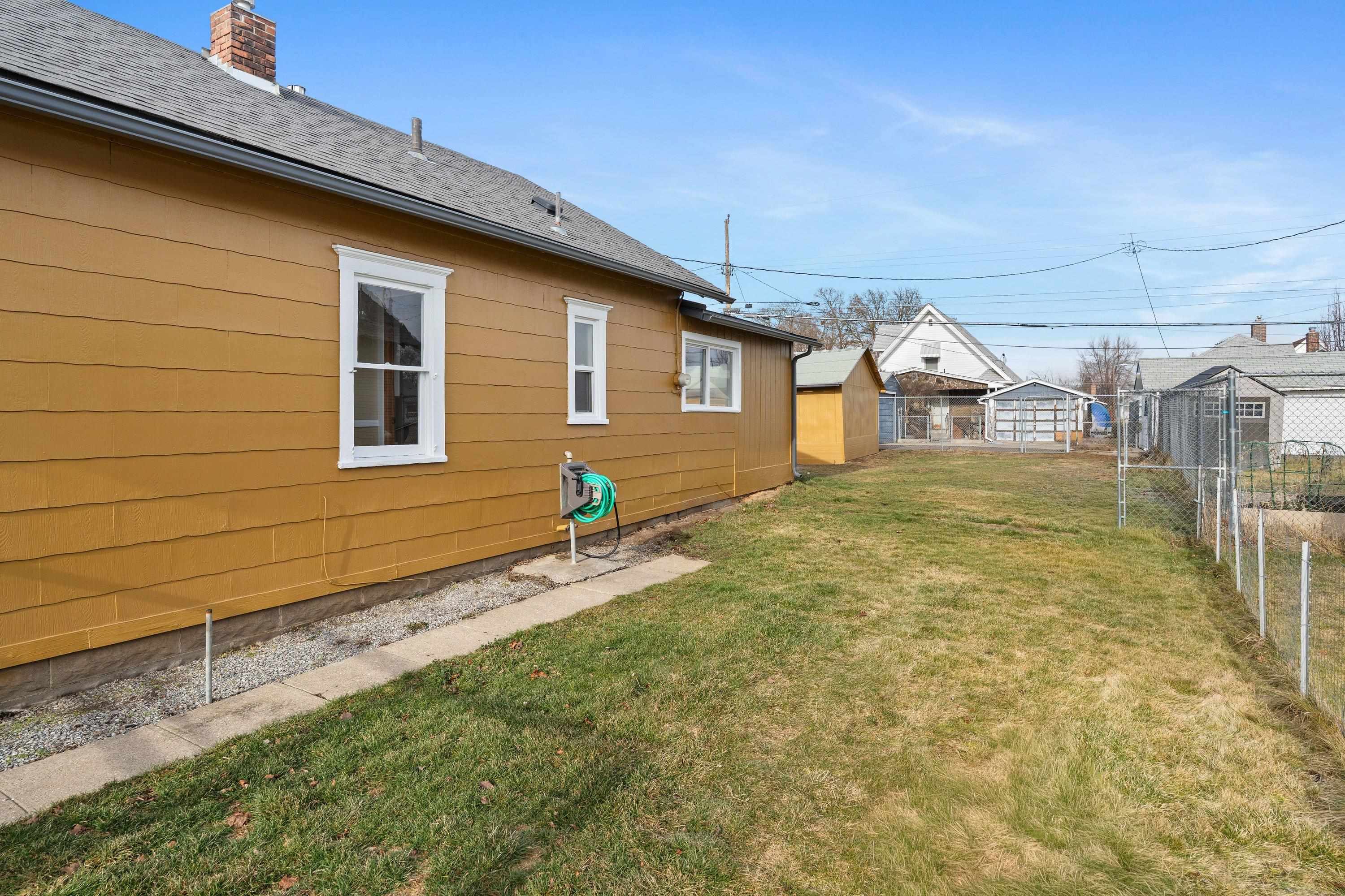 917 E Longfellow Ave - Photo 26