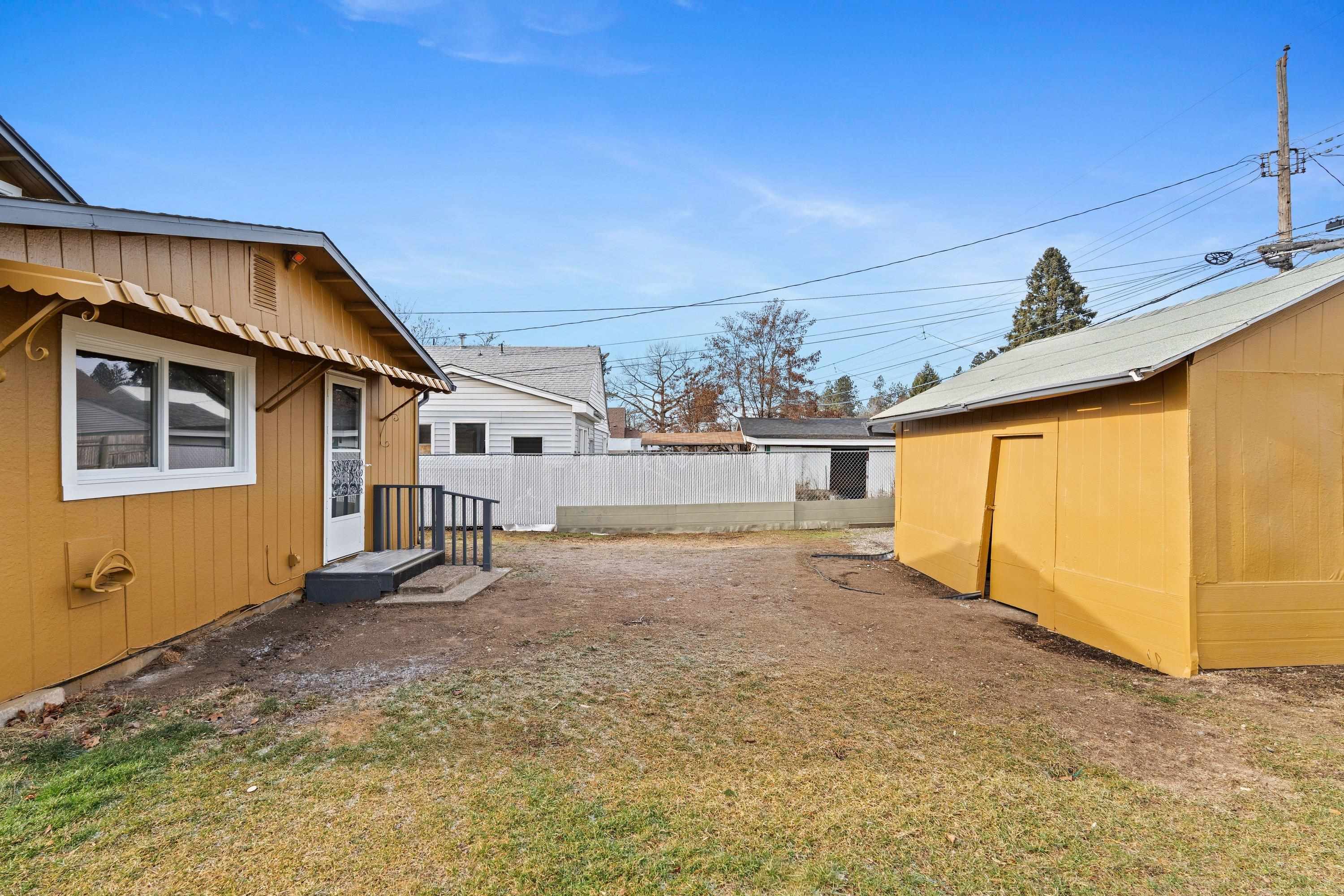 917 E Longfellow Ave - Photo 29