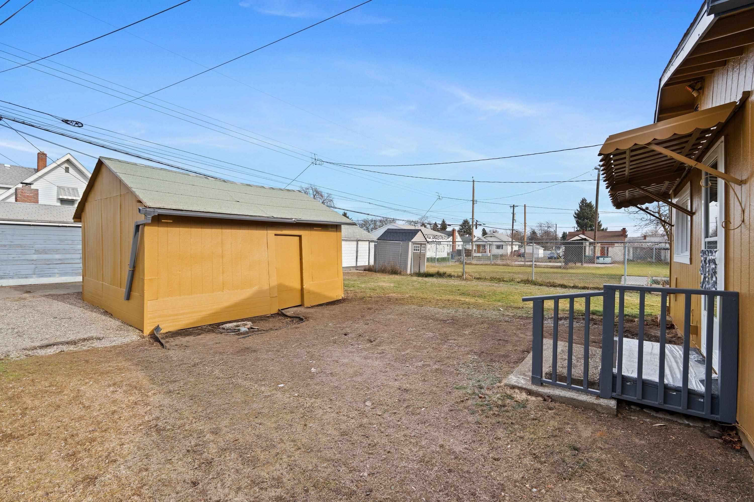 917 E Longfellow Ave - Photo 30