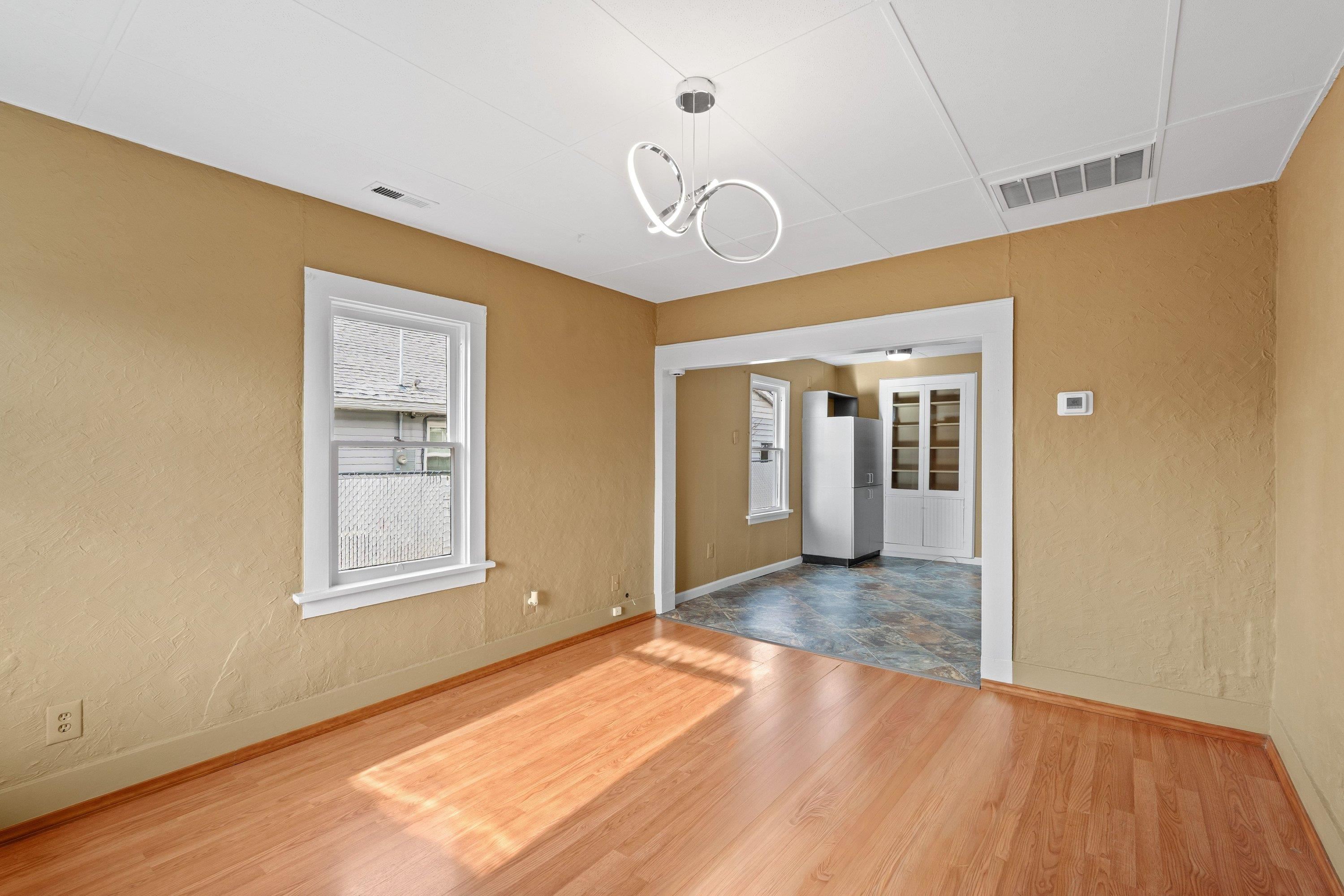 917 E Longfellow Ave - Photo 4