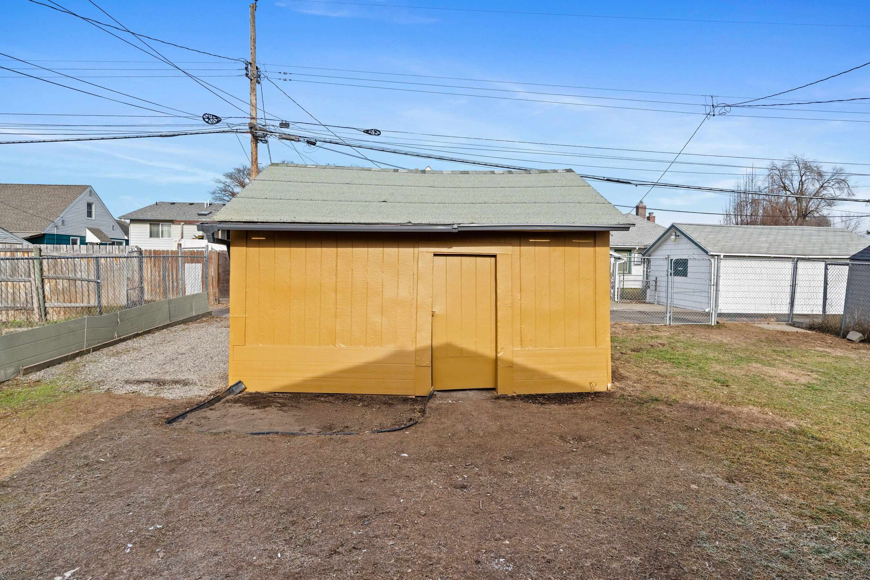 917 E Longfellow Ave - Photo 32