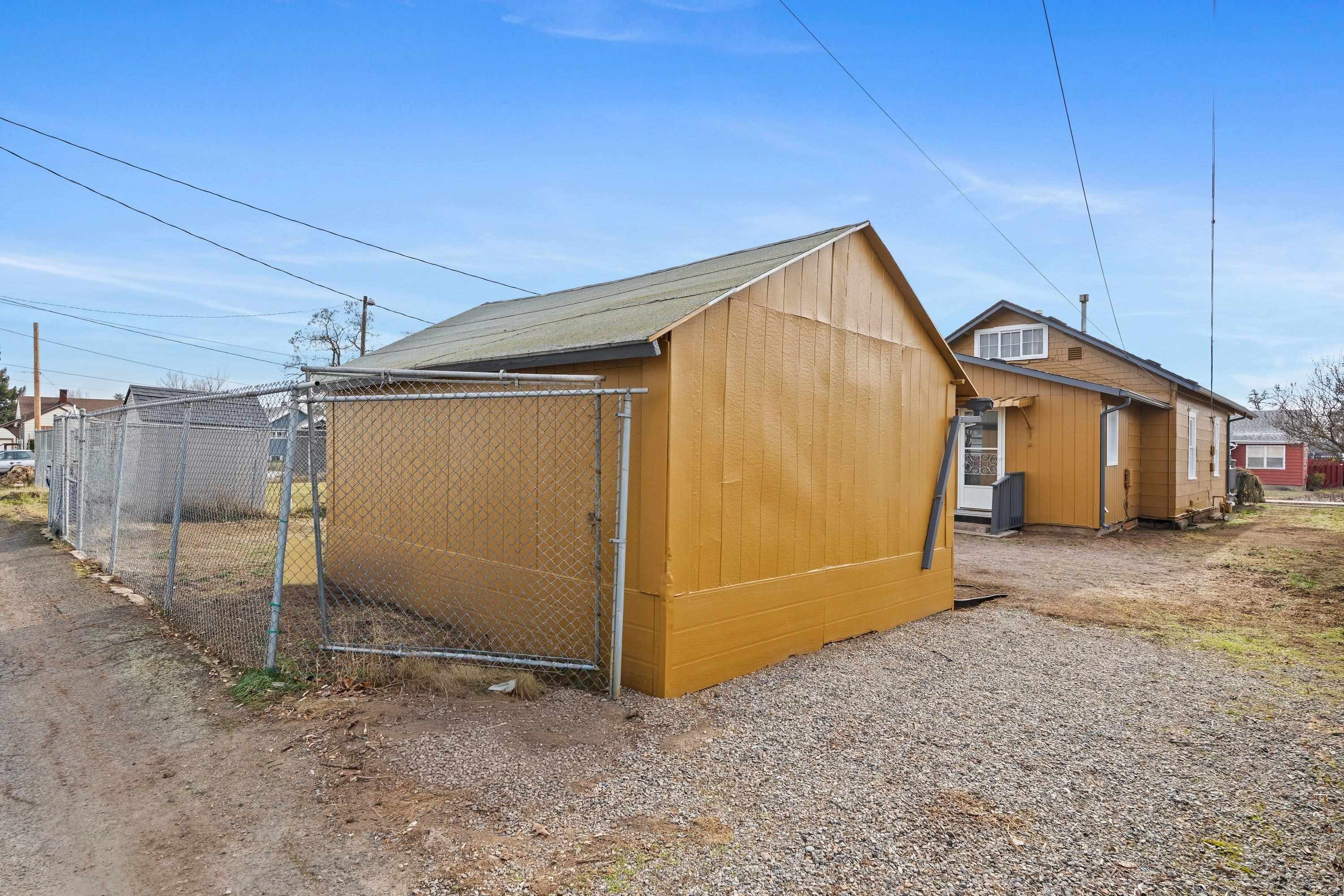 917 E Longfellow Ave - Photo 34