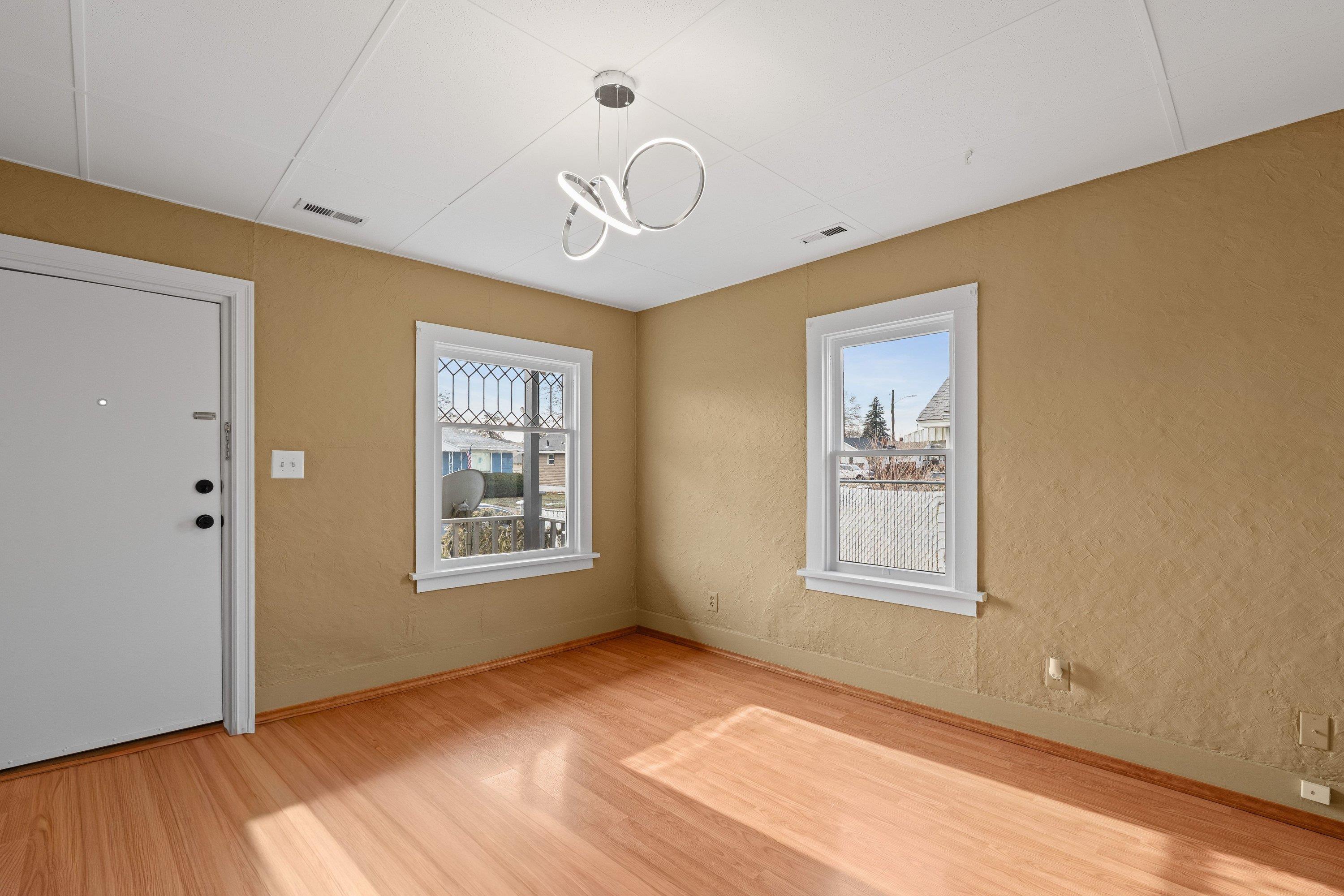 917 E Longfellow Ave - Photo 5