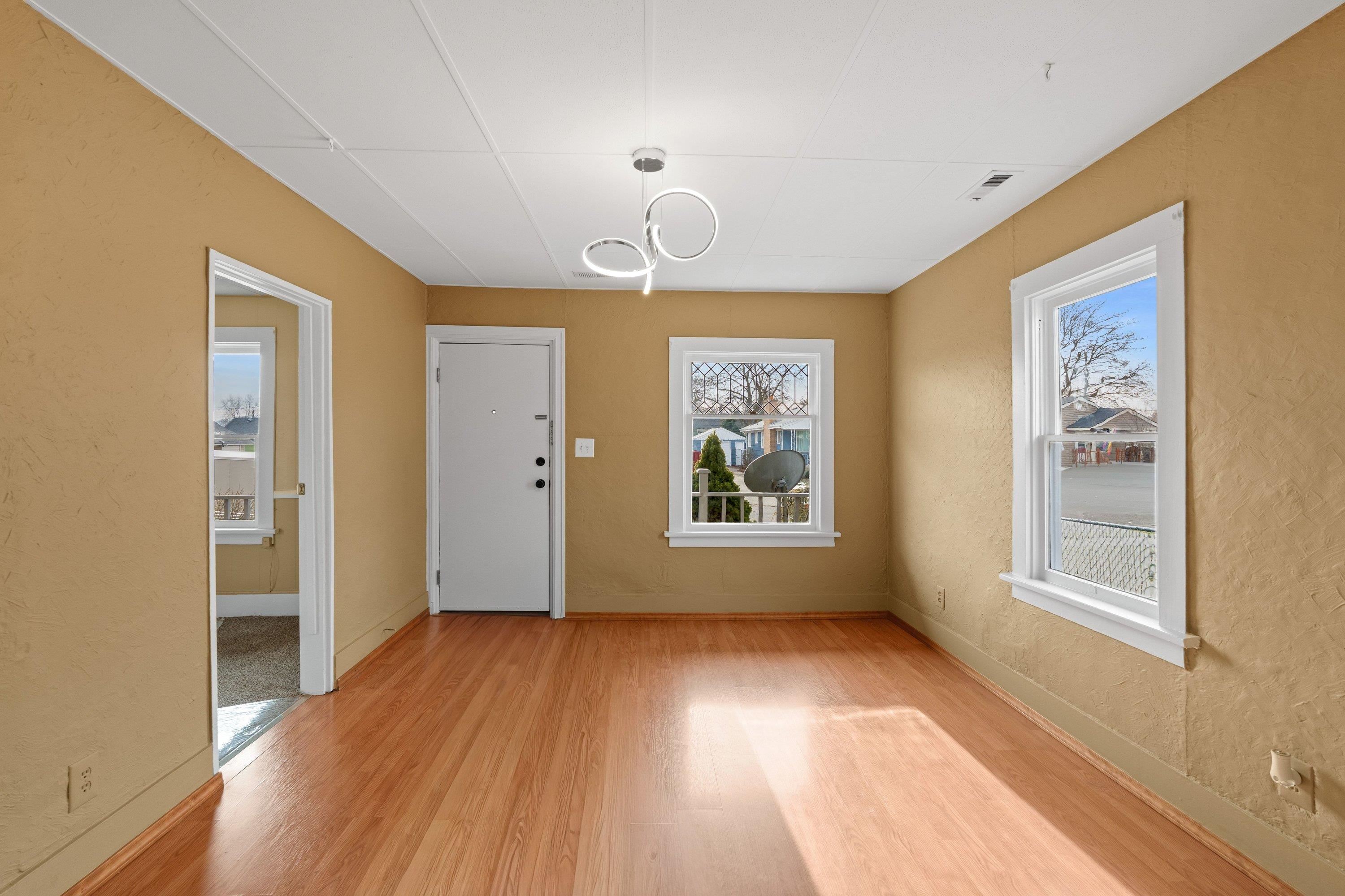 917 E Longfellow Ave - Photo 6