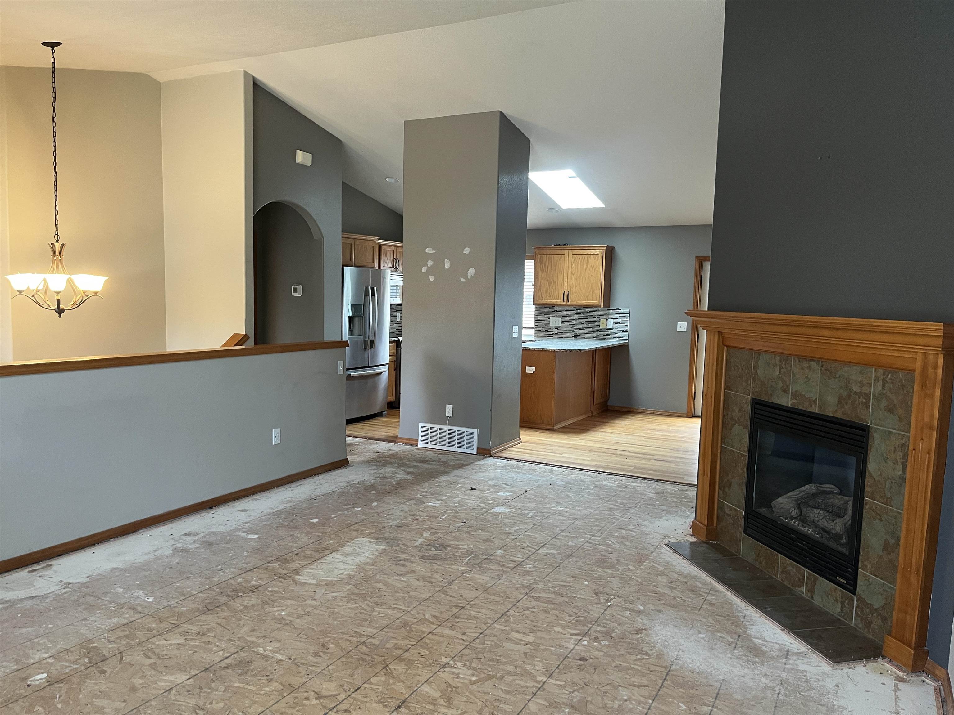 712 E Bonnie Lynn Ln - Photo 4