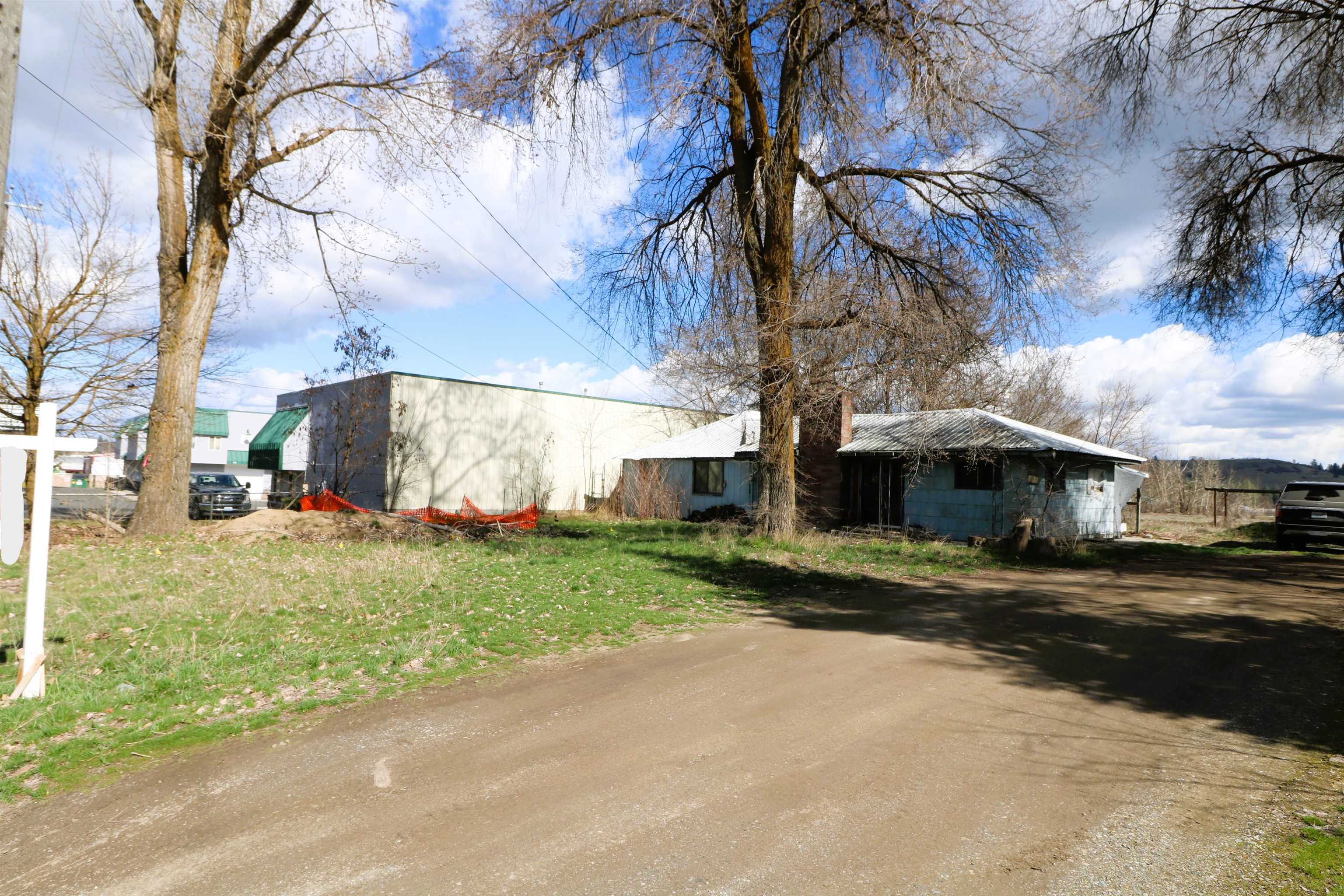 7408 N Market St - Photo 3