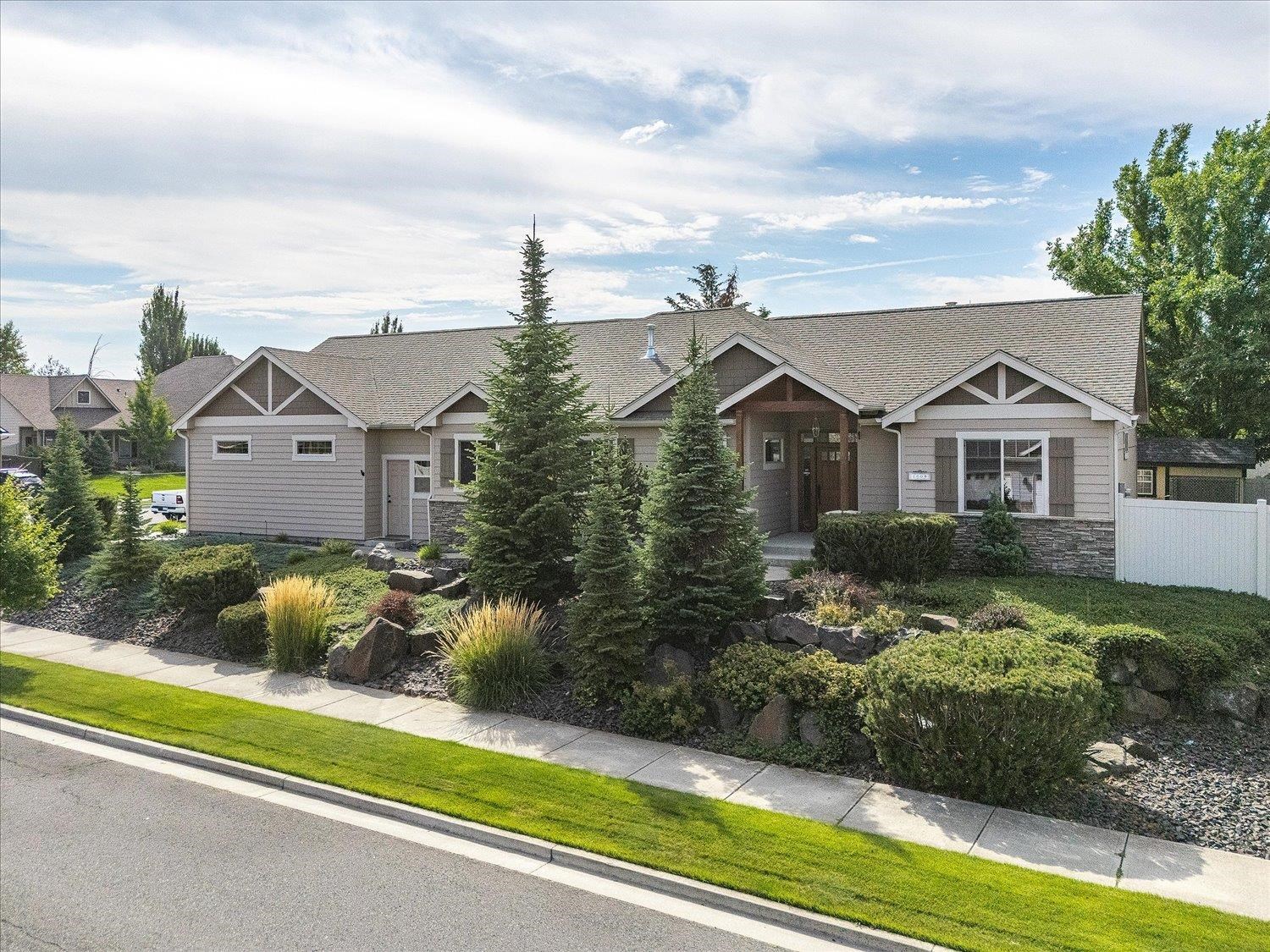 2609 W Hawthorne Rd - Photo 3