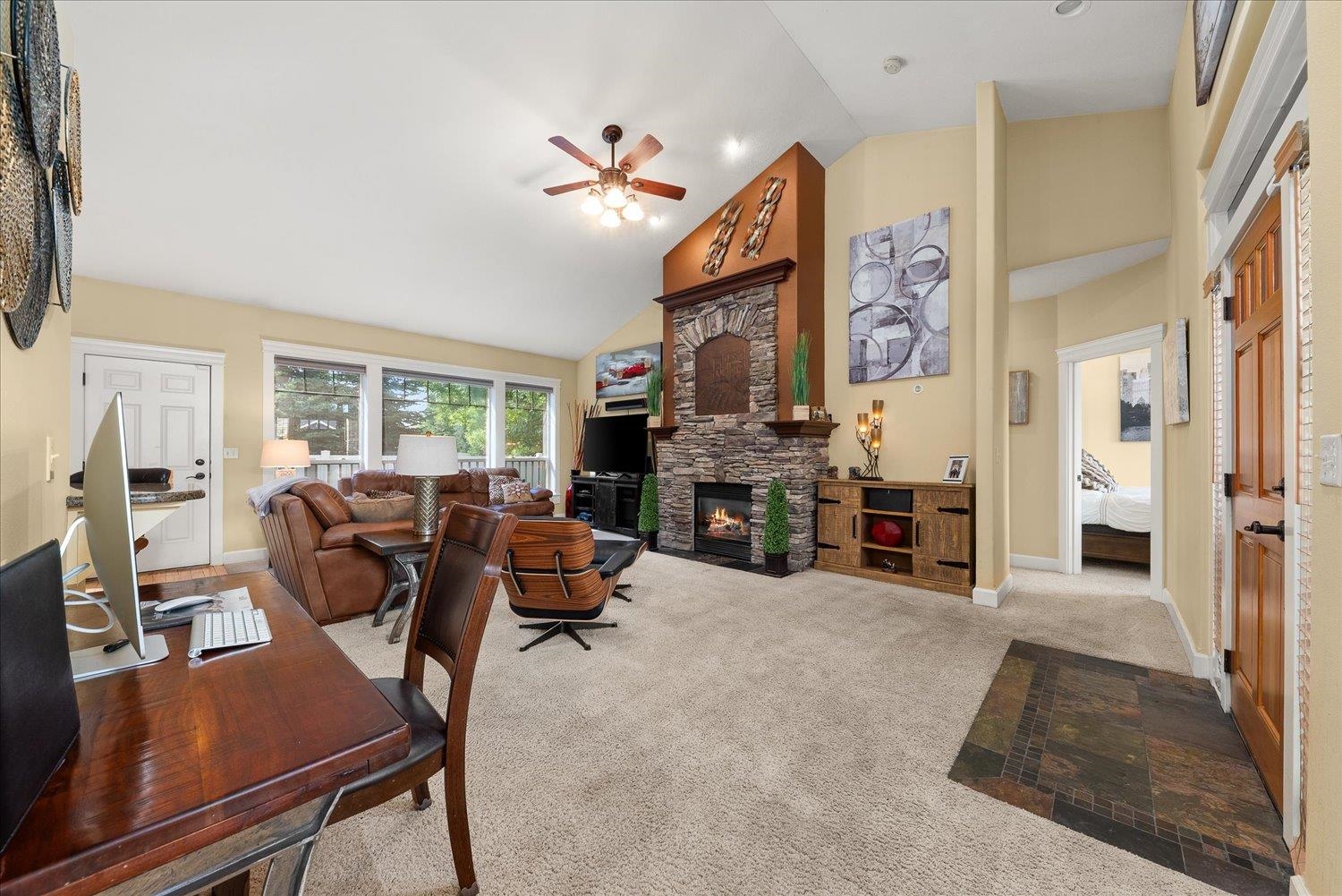 2609 W Hawthorne Rd - Photo 4