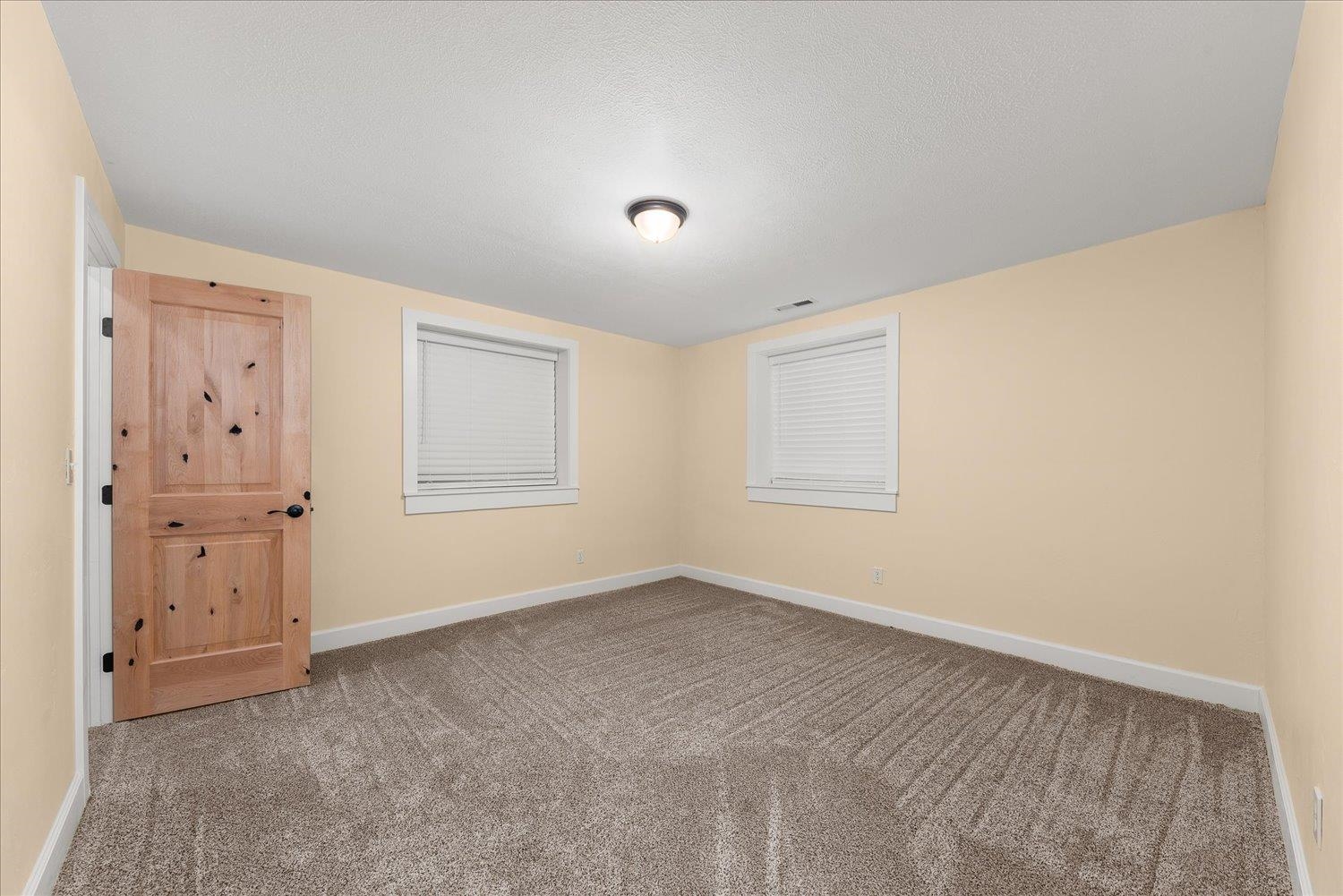 2609 W Hawthorne Rd - Photo 32