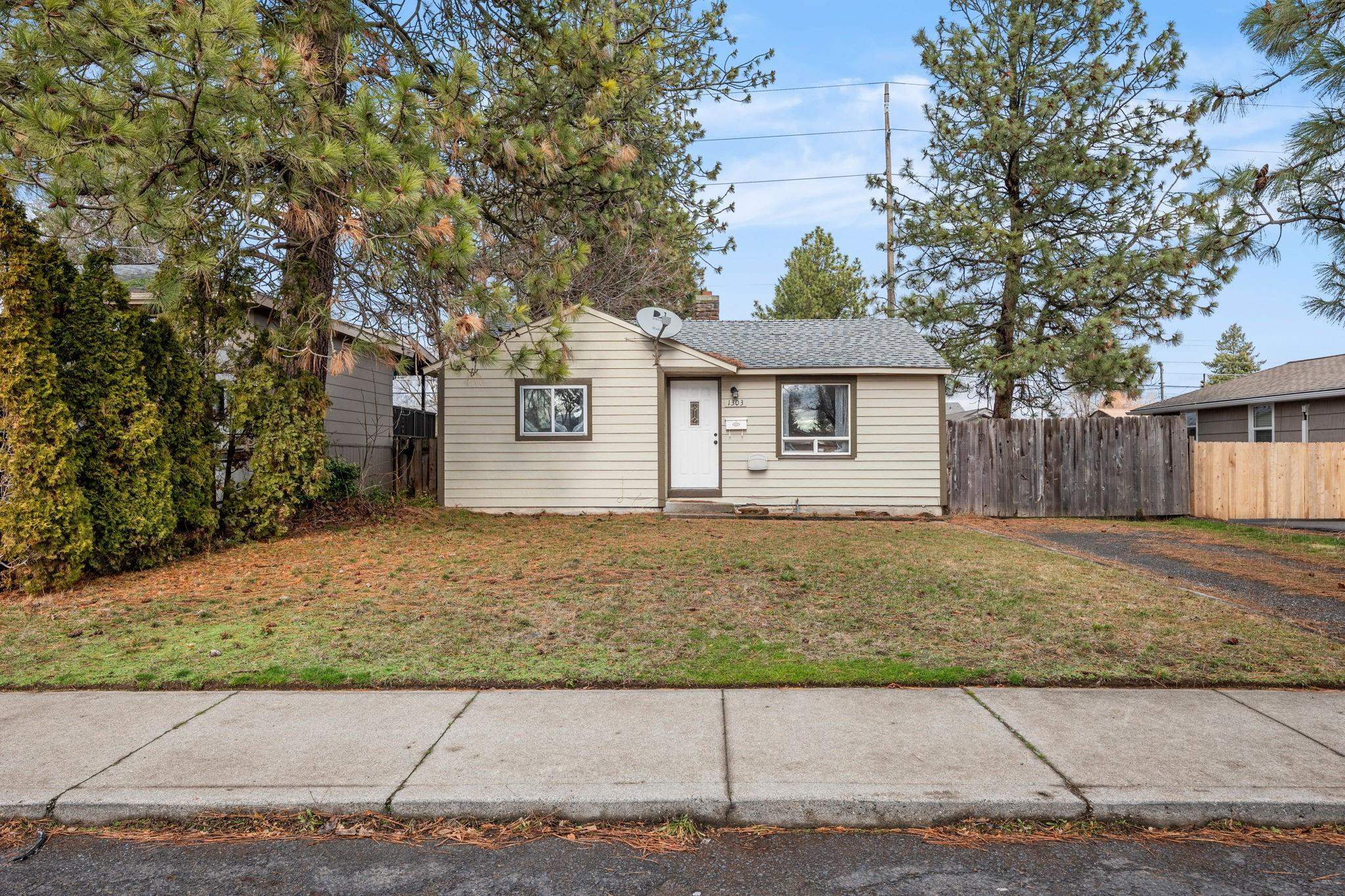 1303 E Dalke Ave - Photo 2