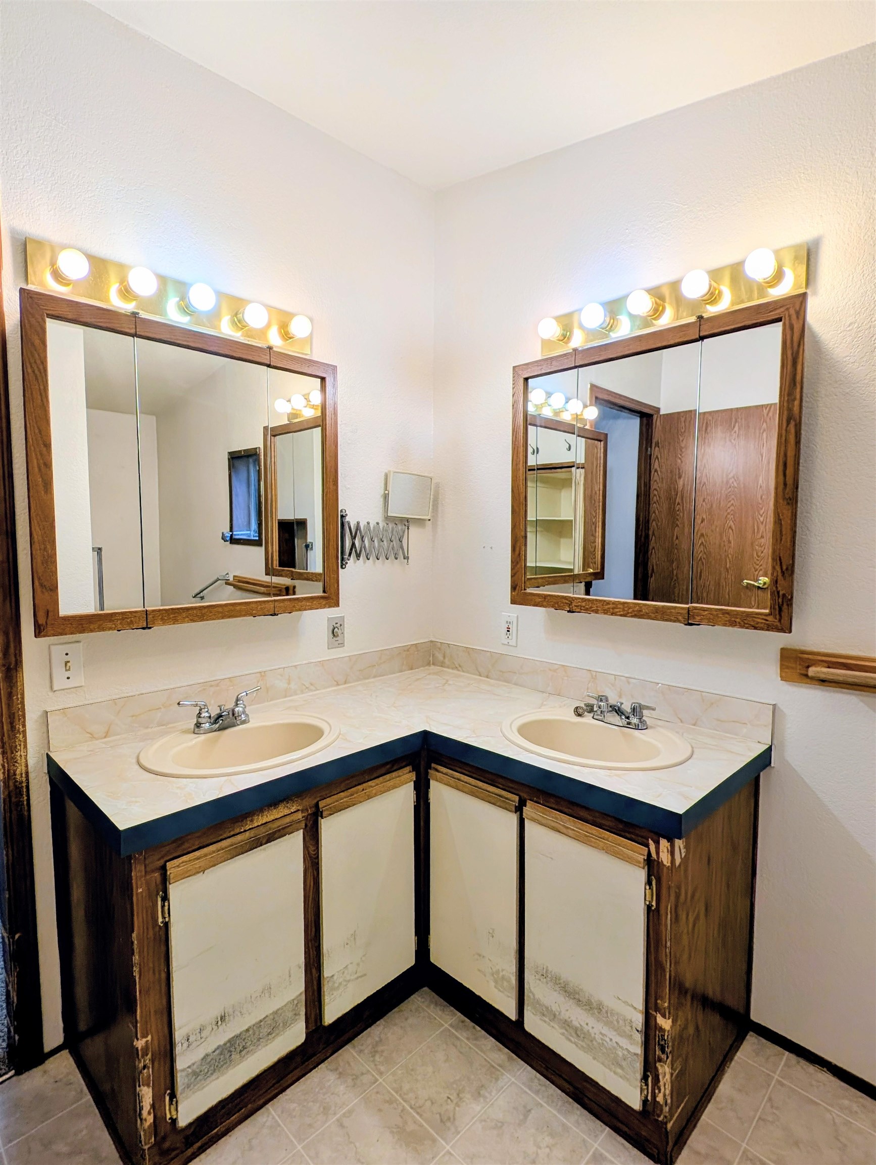 4040 Lyon Moss Rd - Photo 18