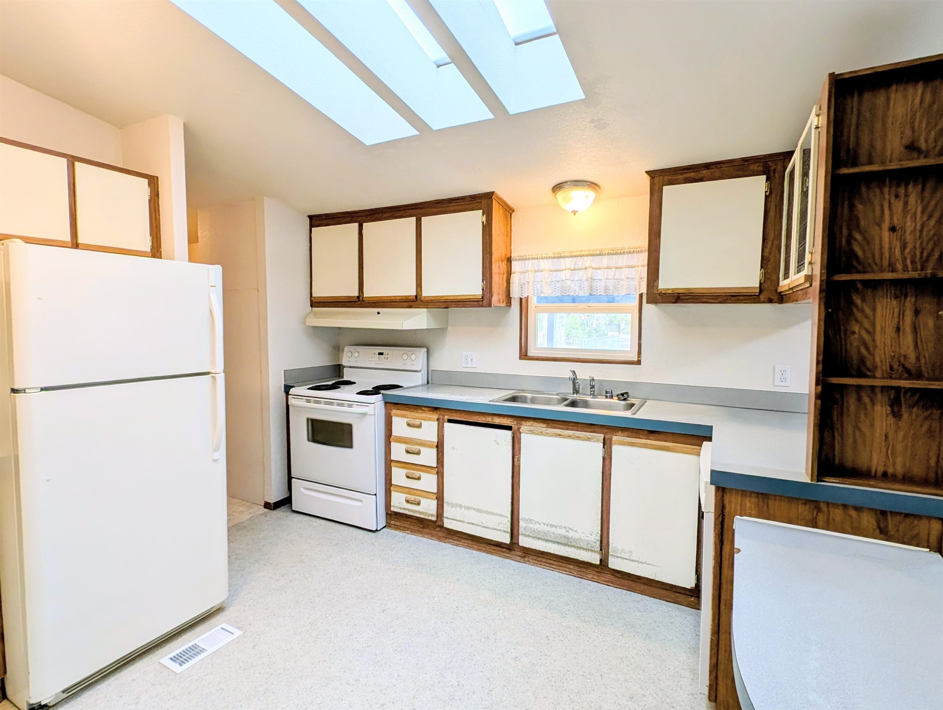 4040 Lyon Moss Rd - Photo 7