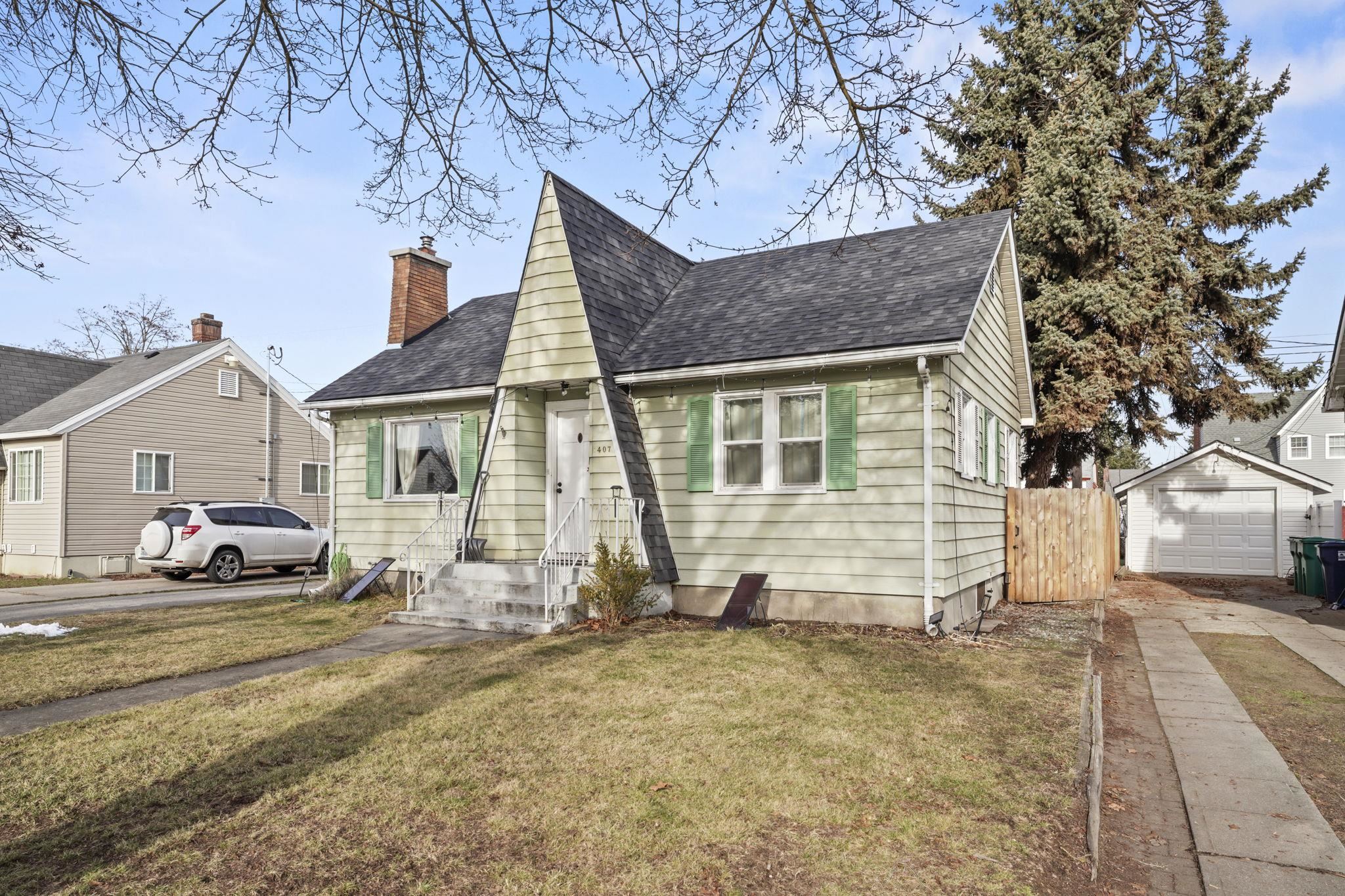 407 E HOFFMAN Ave - Photo 3