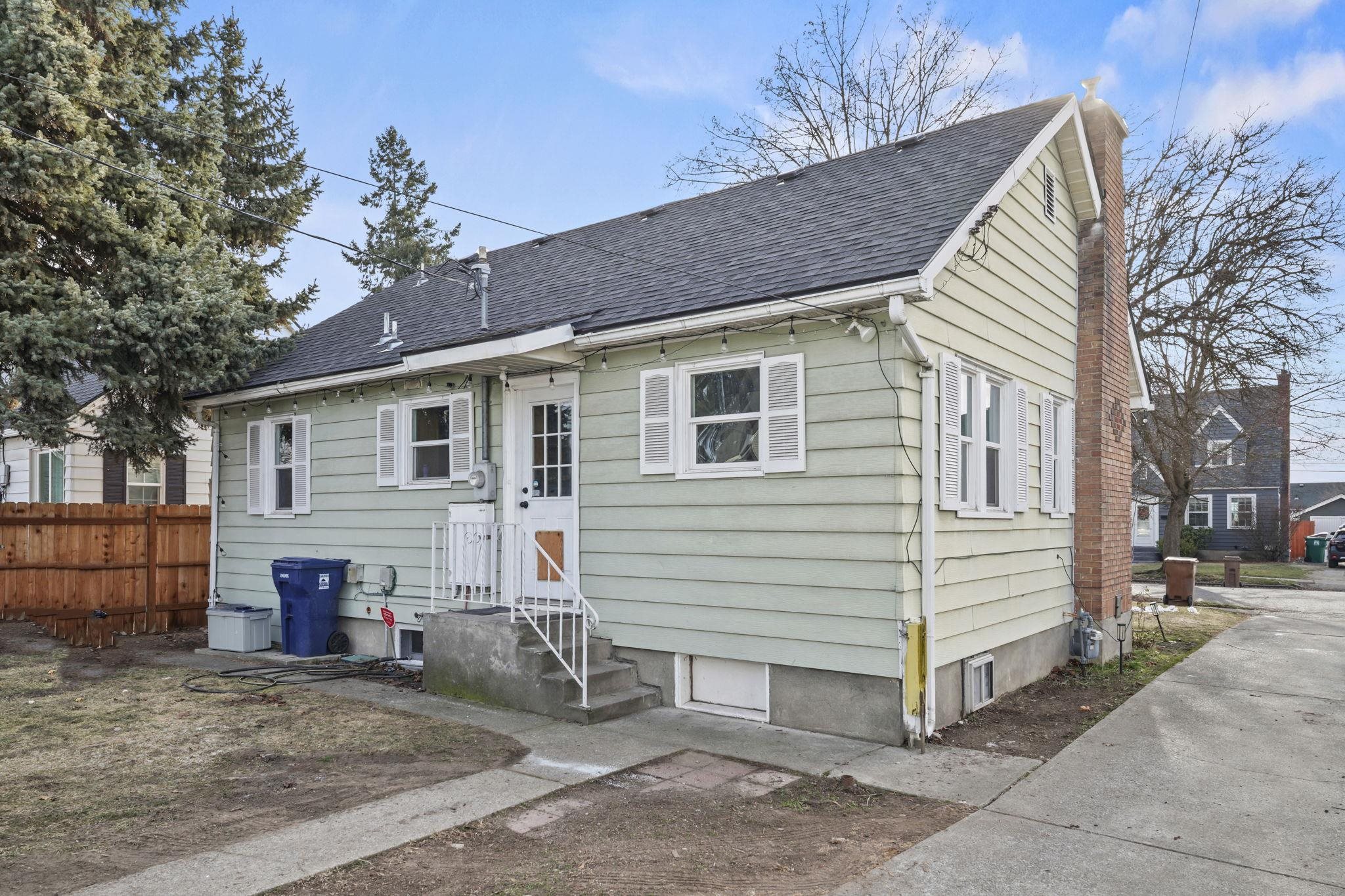407 E HOFFMAN Ave - Photo 25