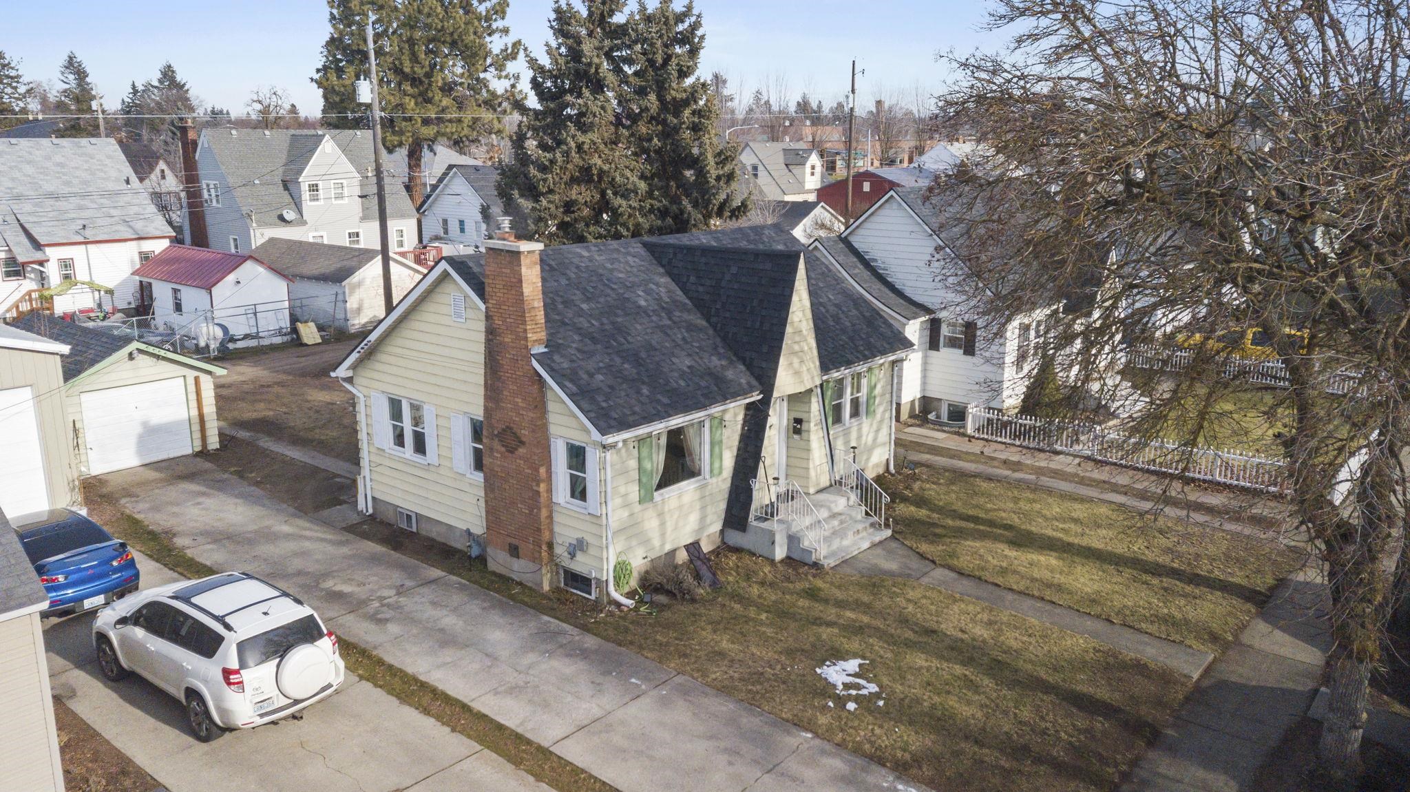 407 E HOFFMAN Ave - Photo 6