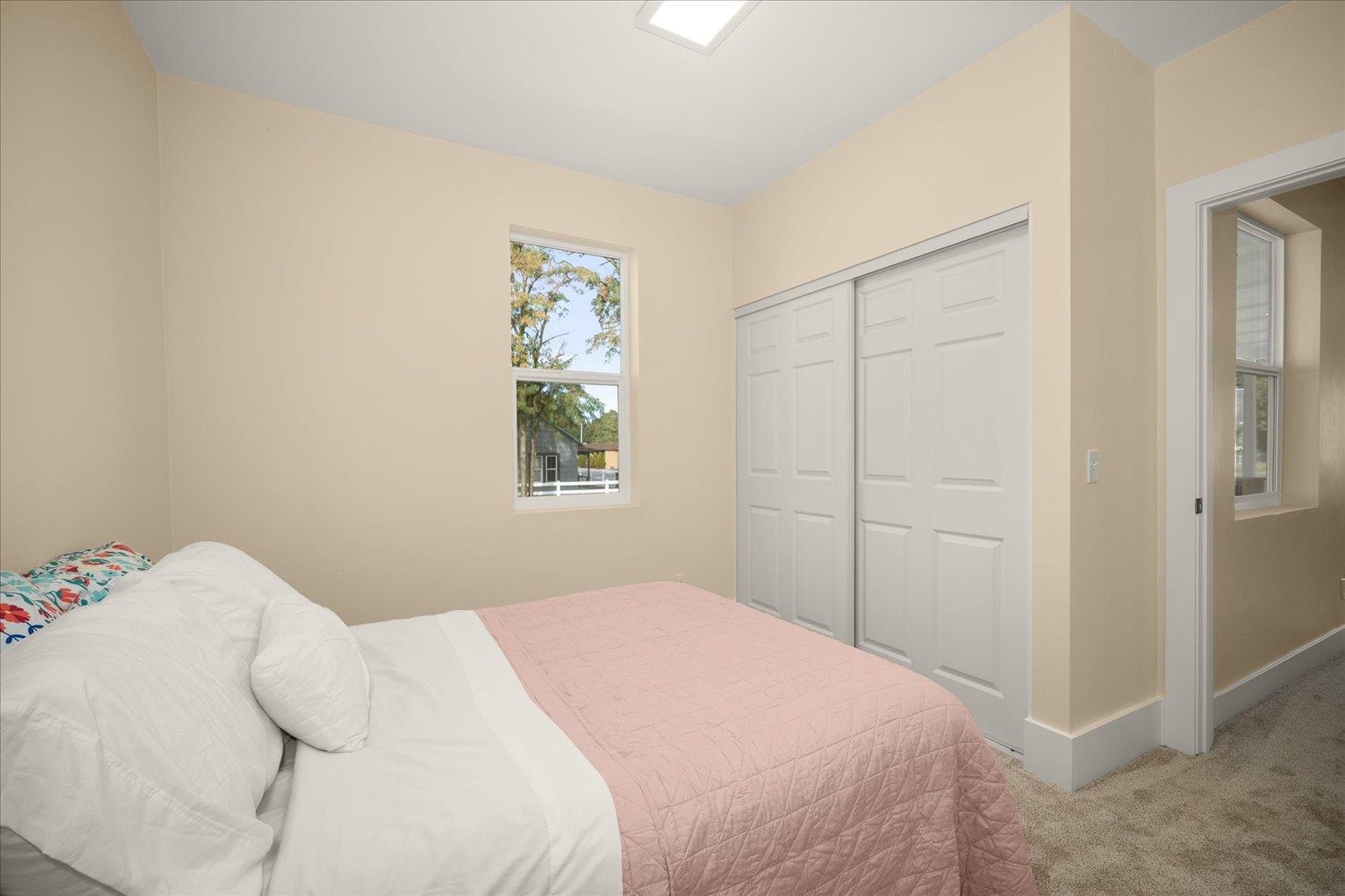 405 W 2nd St - Photo 16