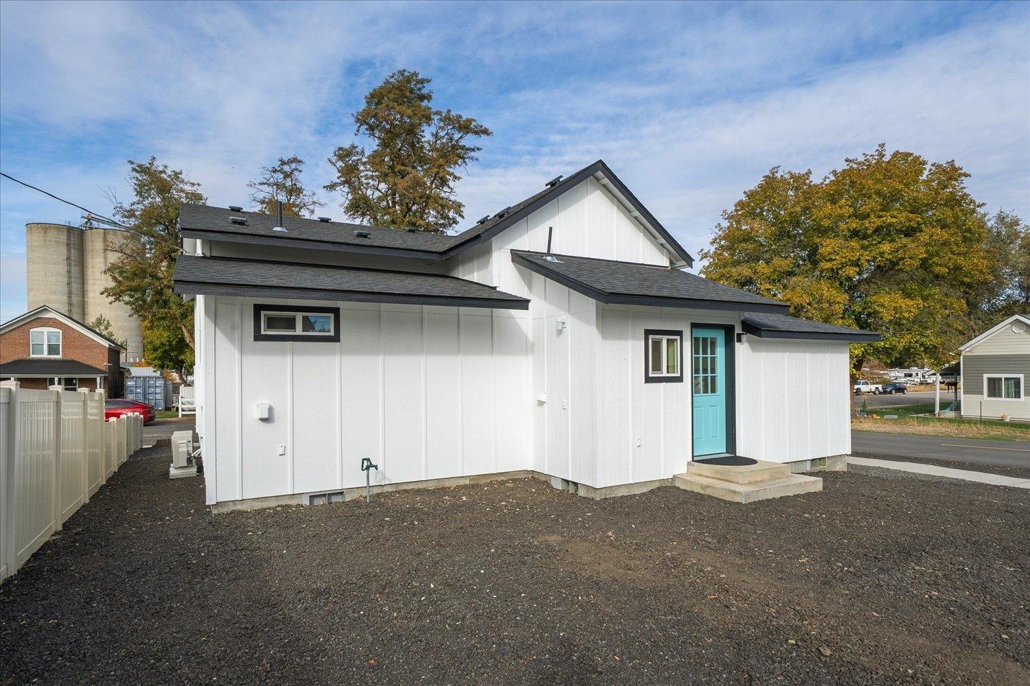 405 W 2nd St - Photo 20