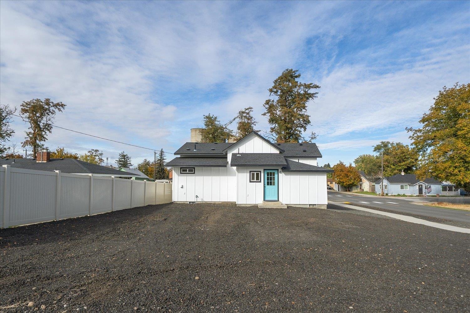 405 W 2nd St - Photo 21