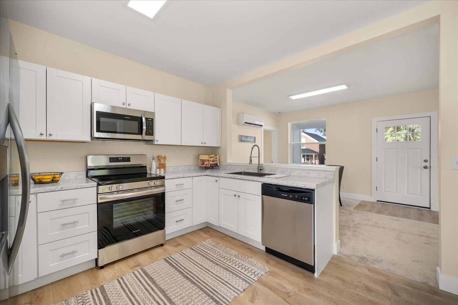 405 W 2nd St - Photo 9