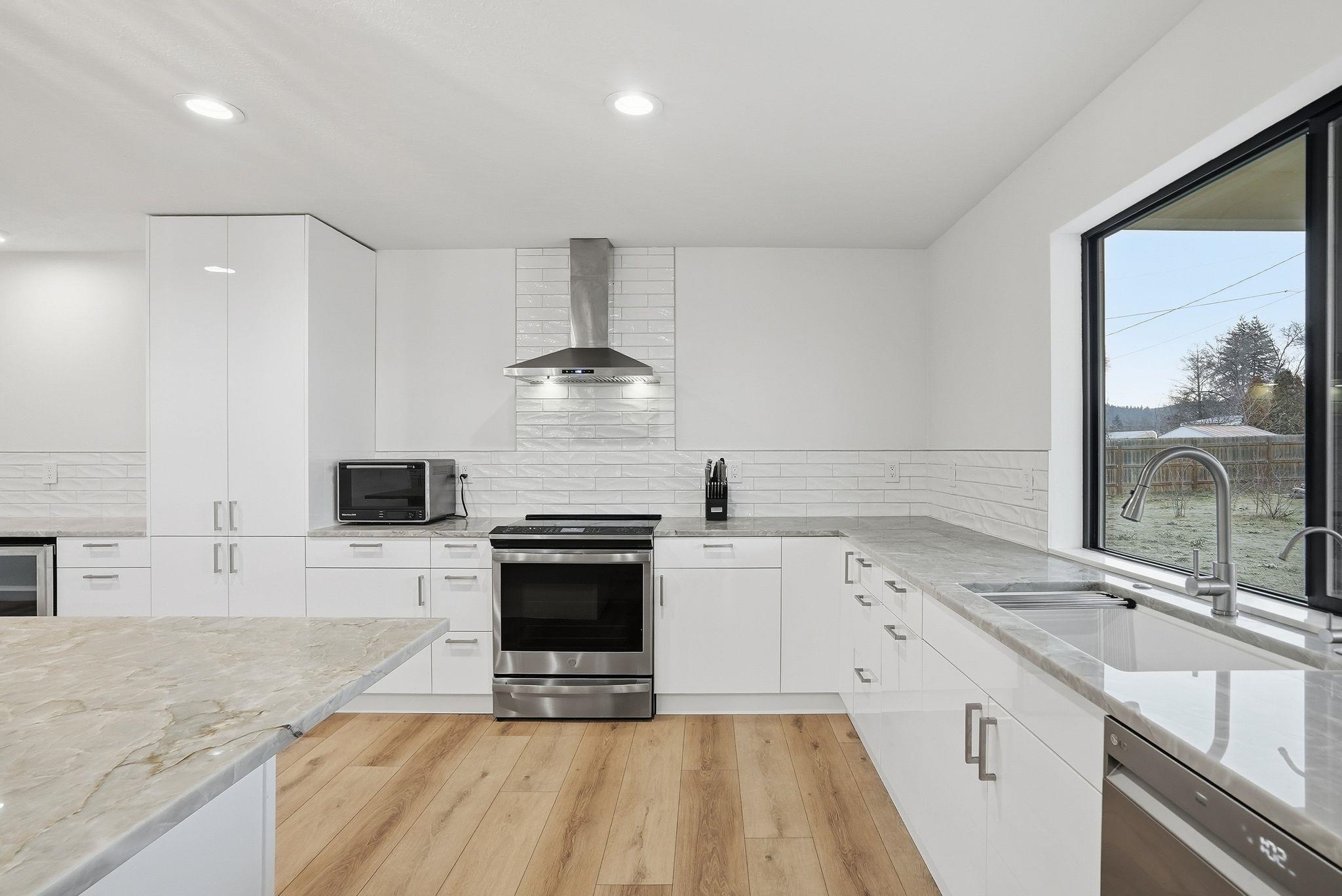 4216 N Silas Dr - Photo 12