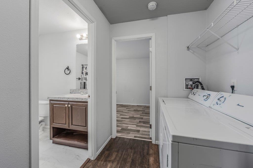 11920 E Mansfield Ave - Photo 13